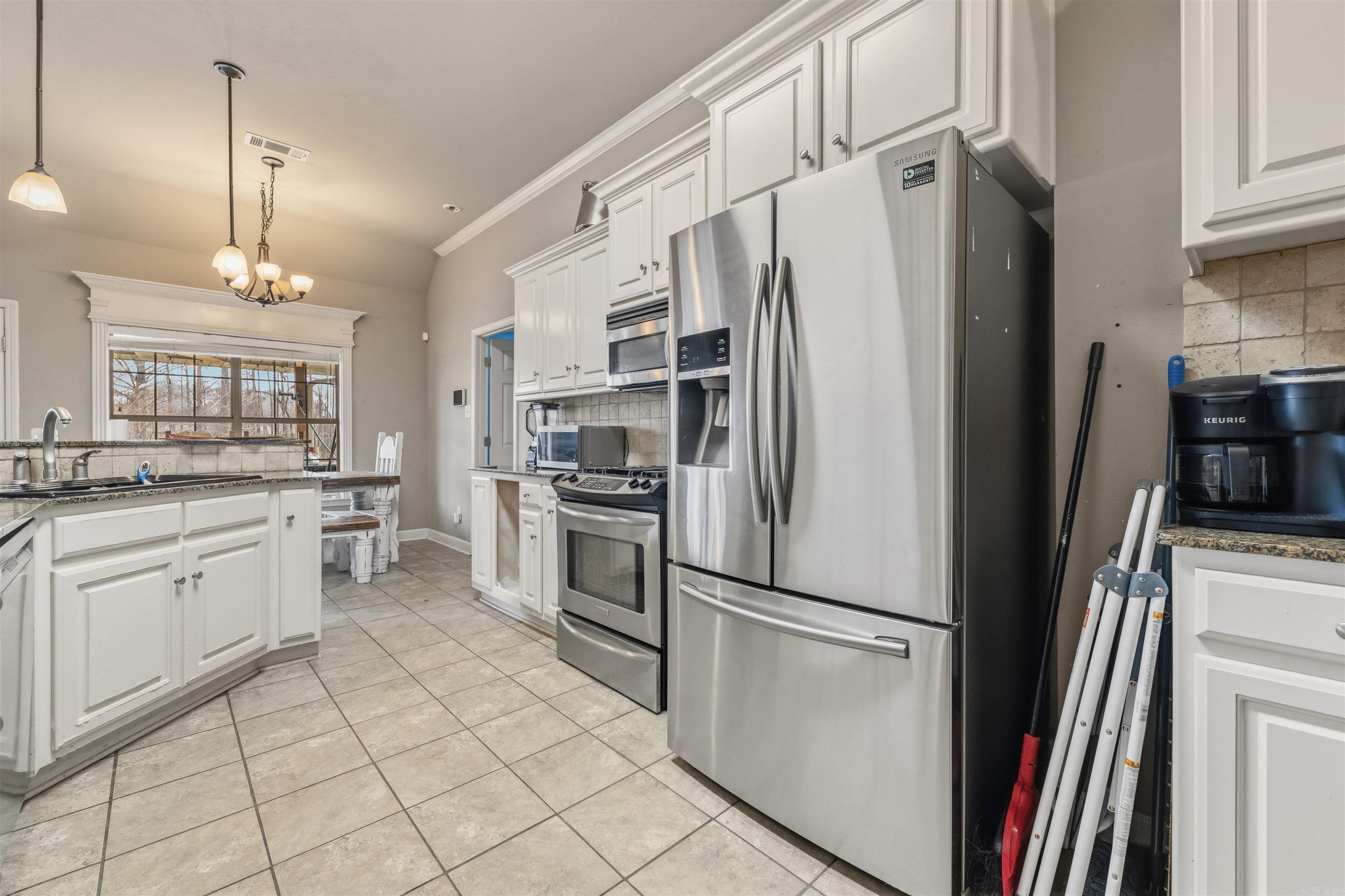 AUSTIN LAKES ON THE BAY ADDN - Residential