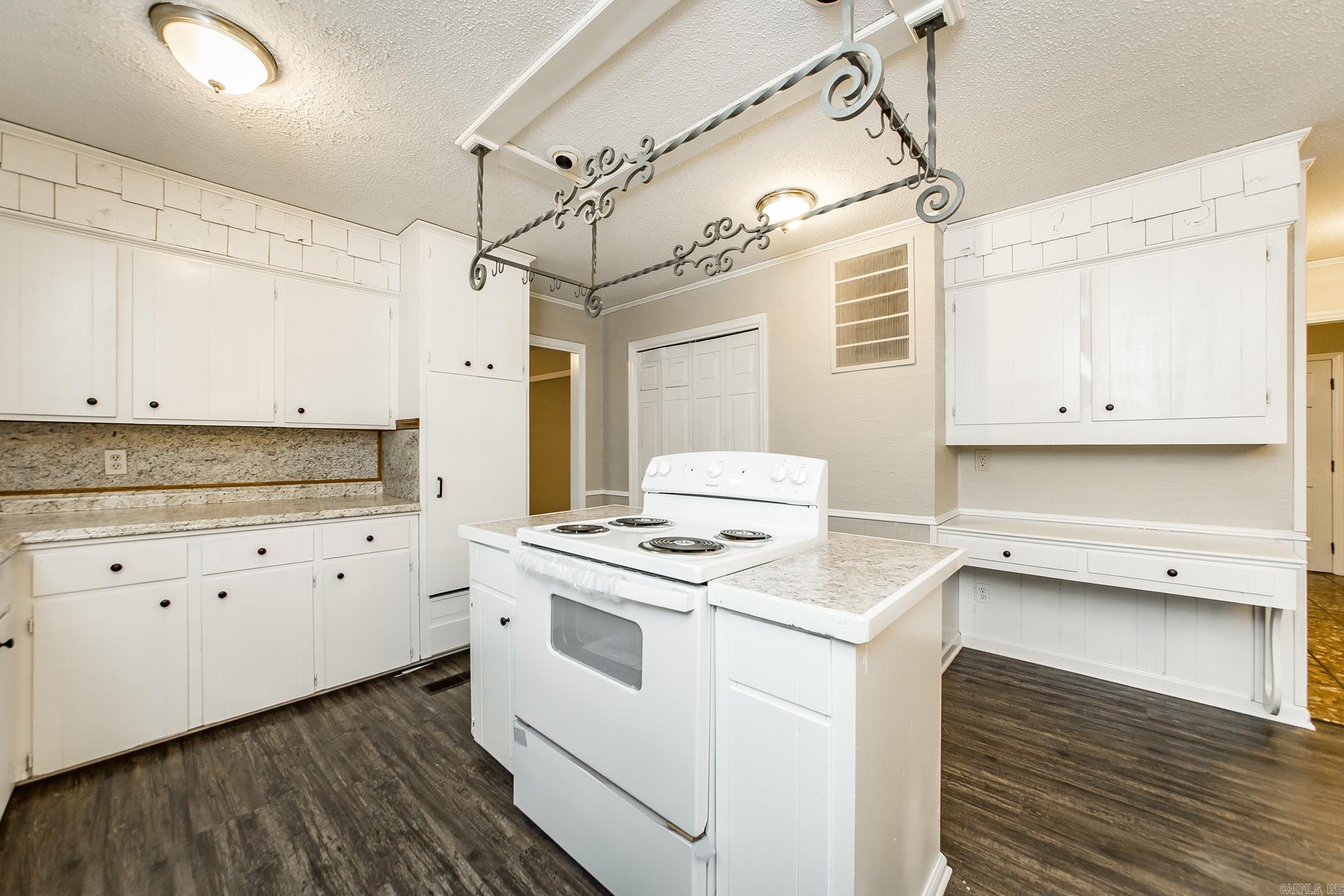 OTTER CREEK COMMUNITY - Residential