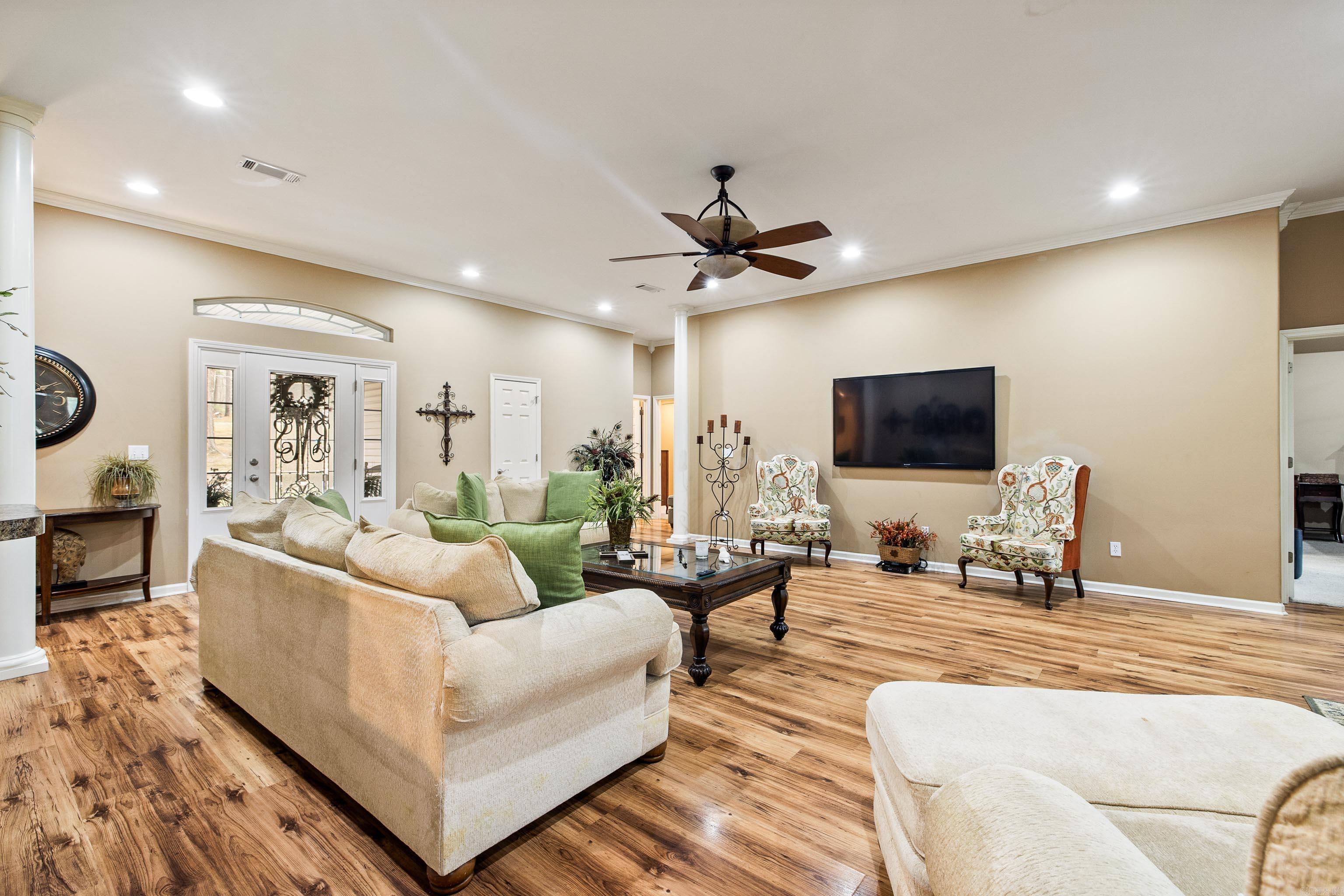 HOBBY TRAIL - Residential