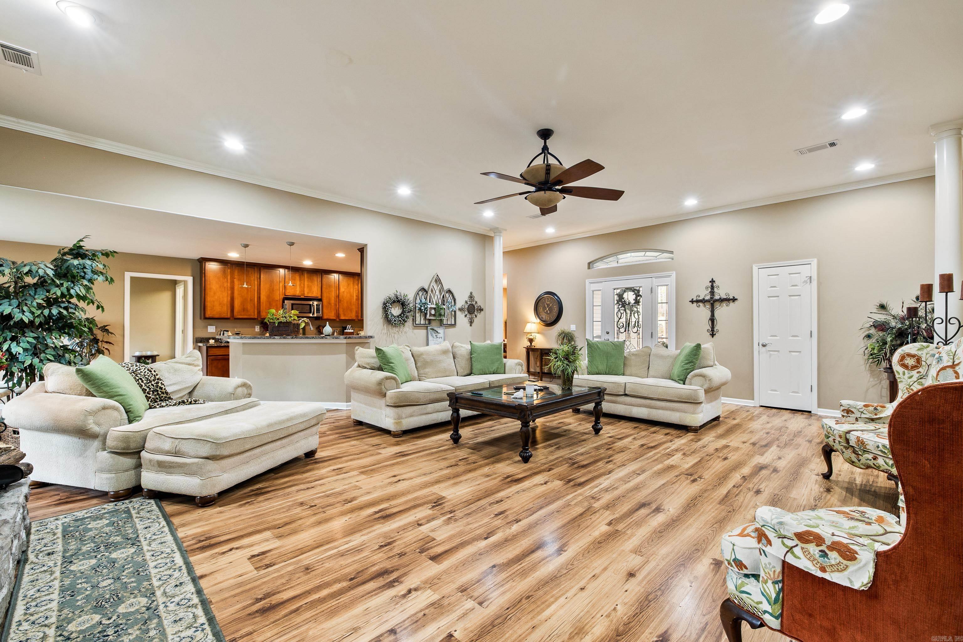 HOBBY TRAIL - Residential