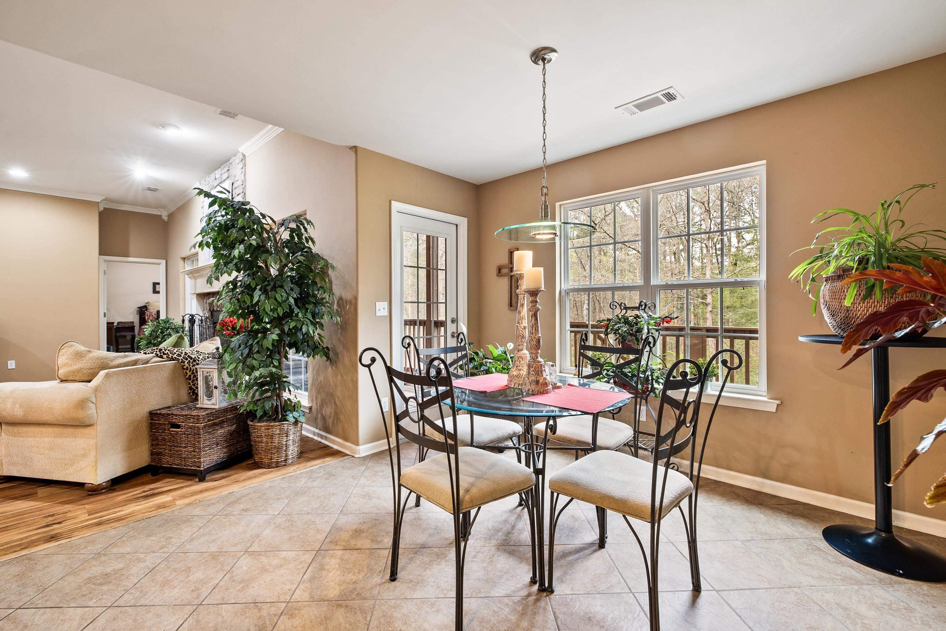 HOBBY TRAIL - Residential