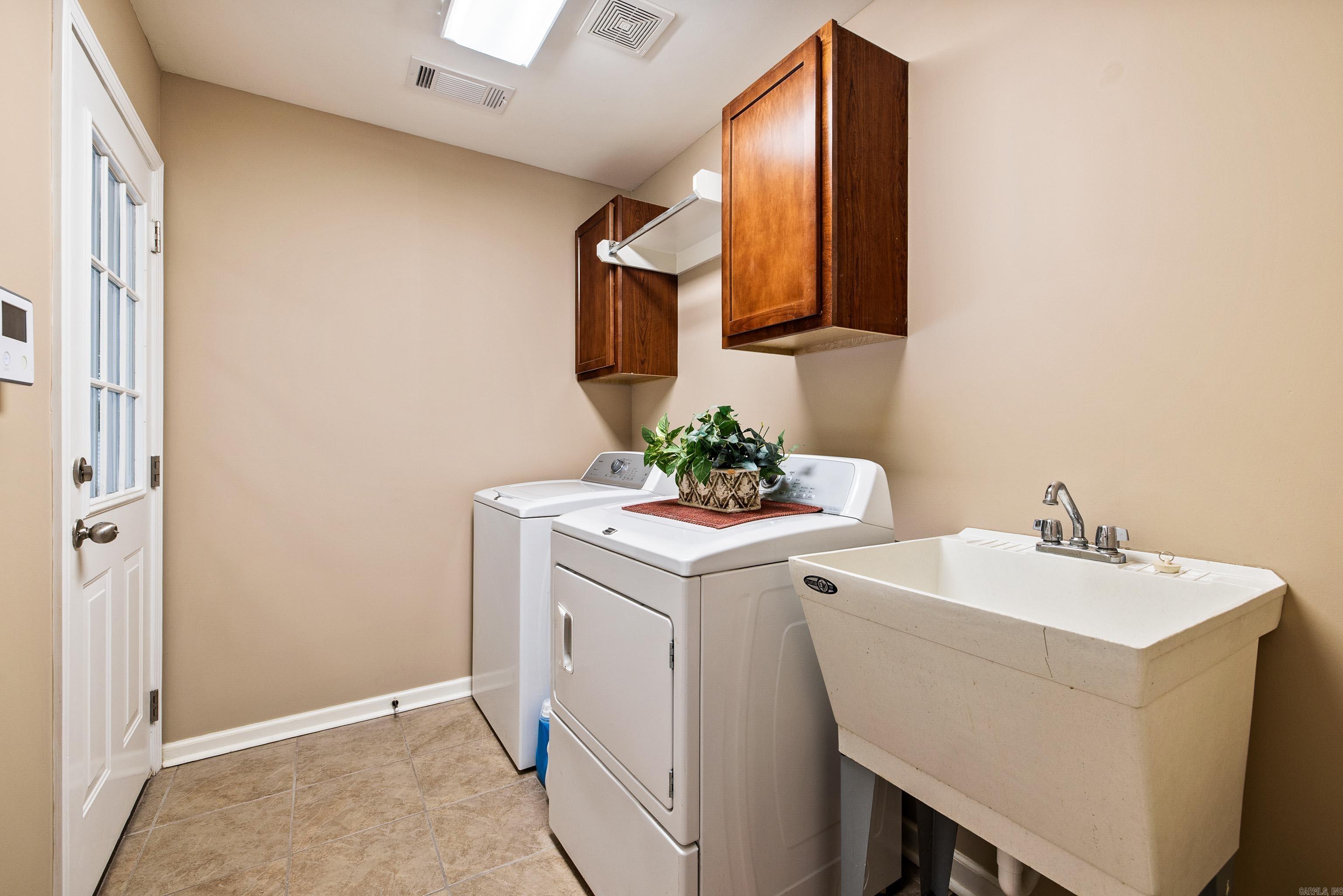 HOBBY TRAIL - Residential