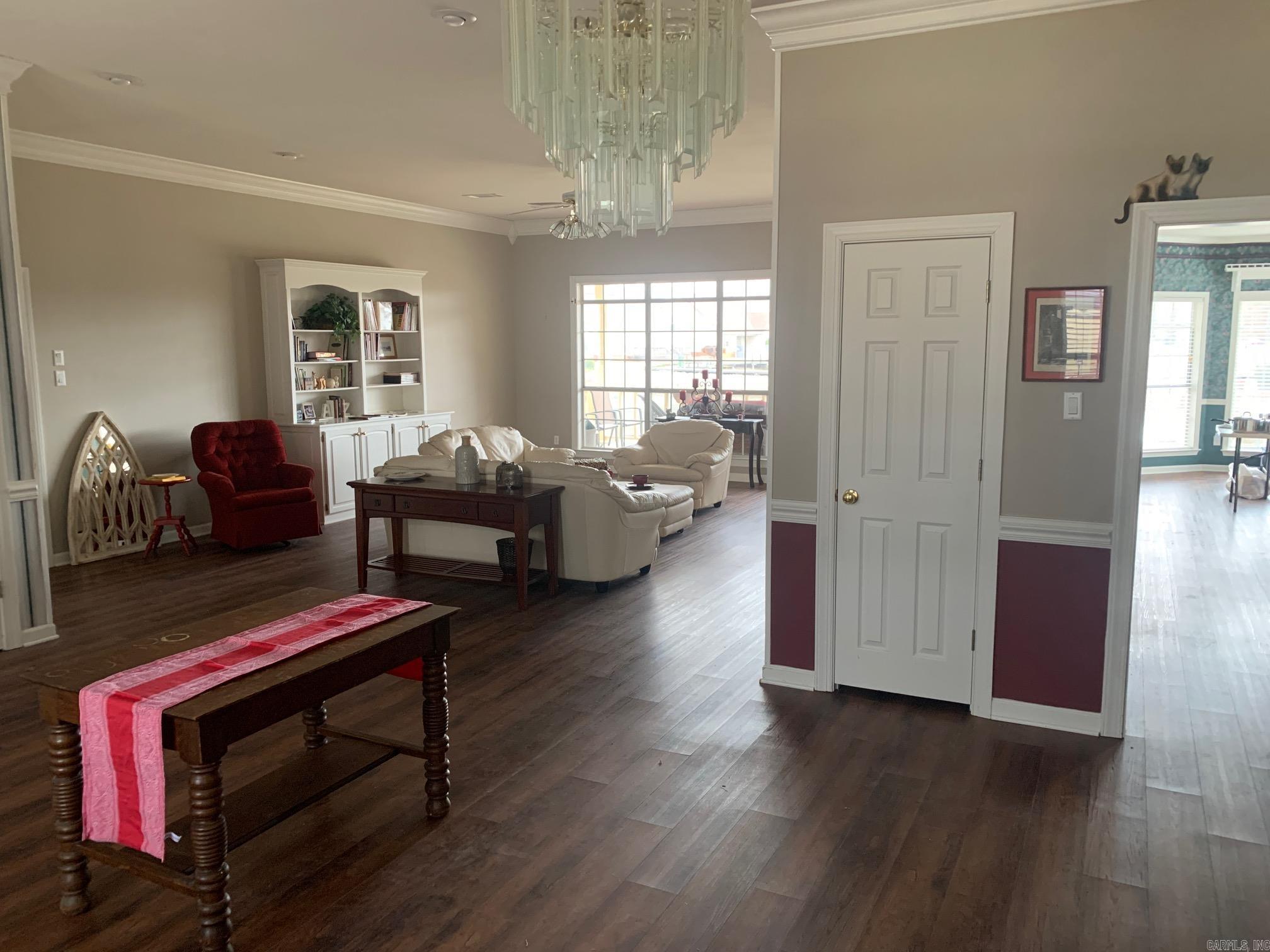 RIVER OAKS - Residential