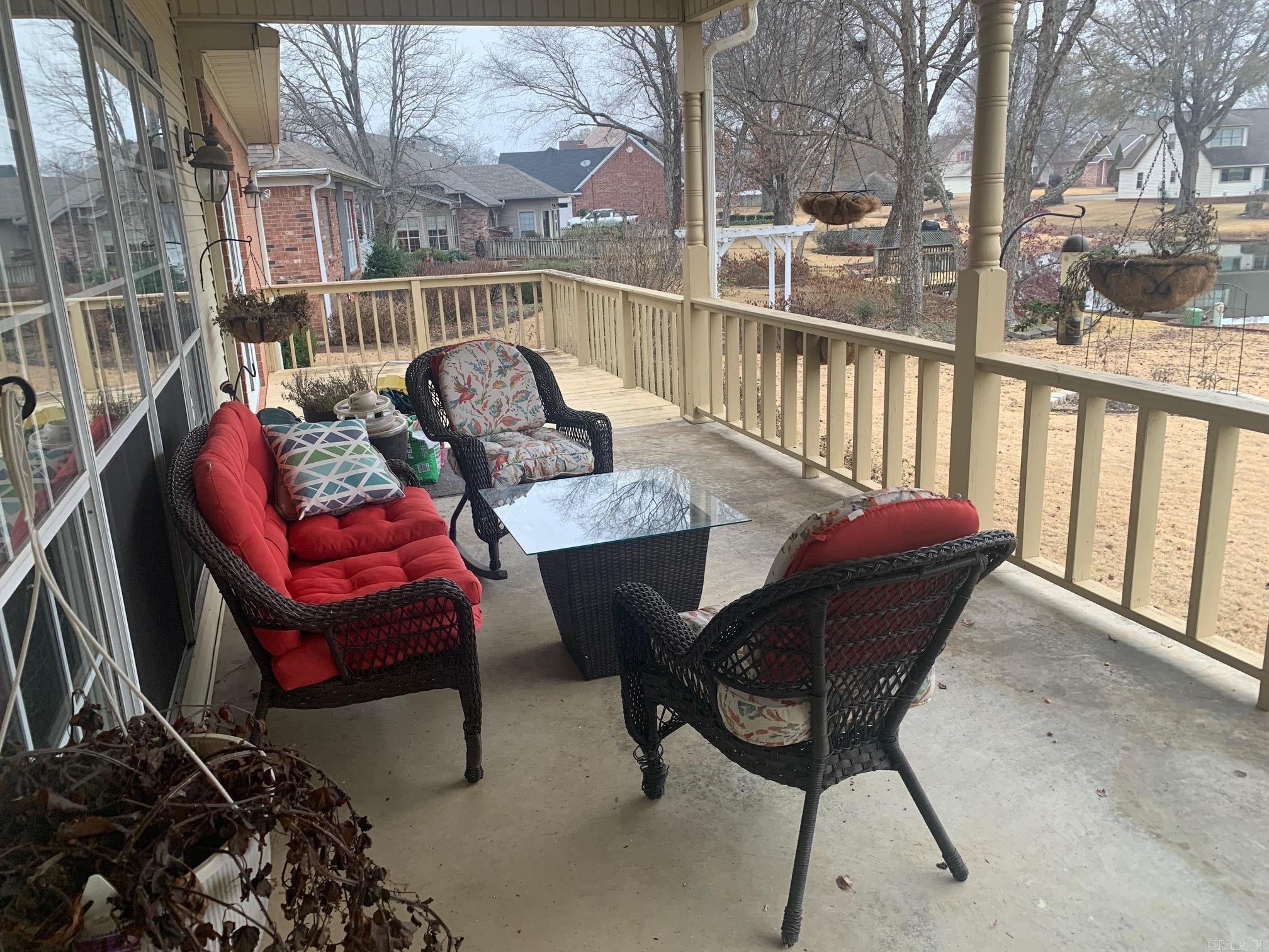 RIVER OAKS - Residential