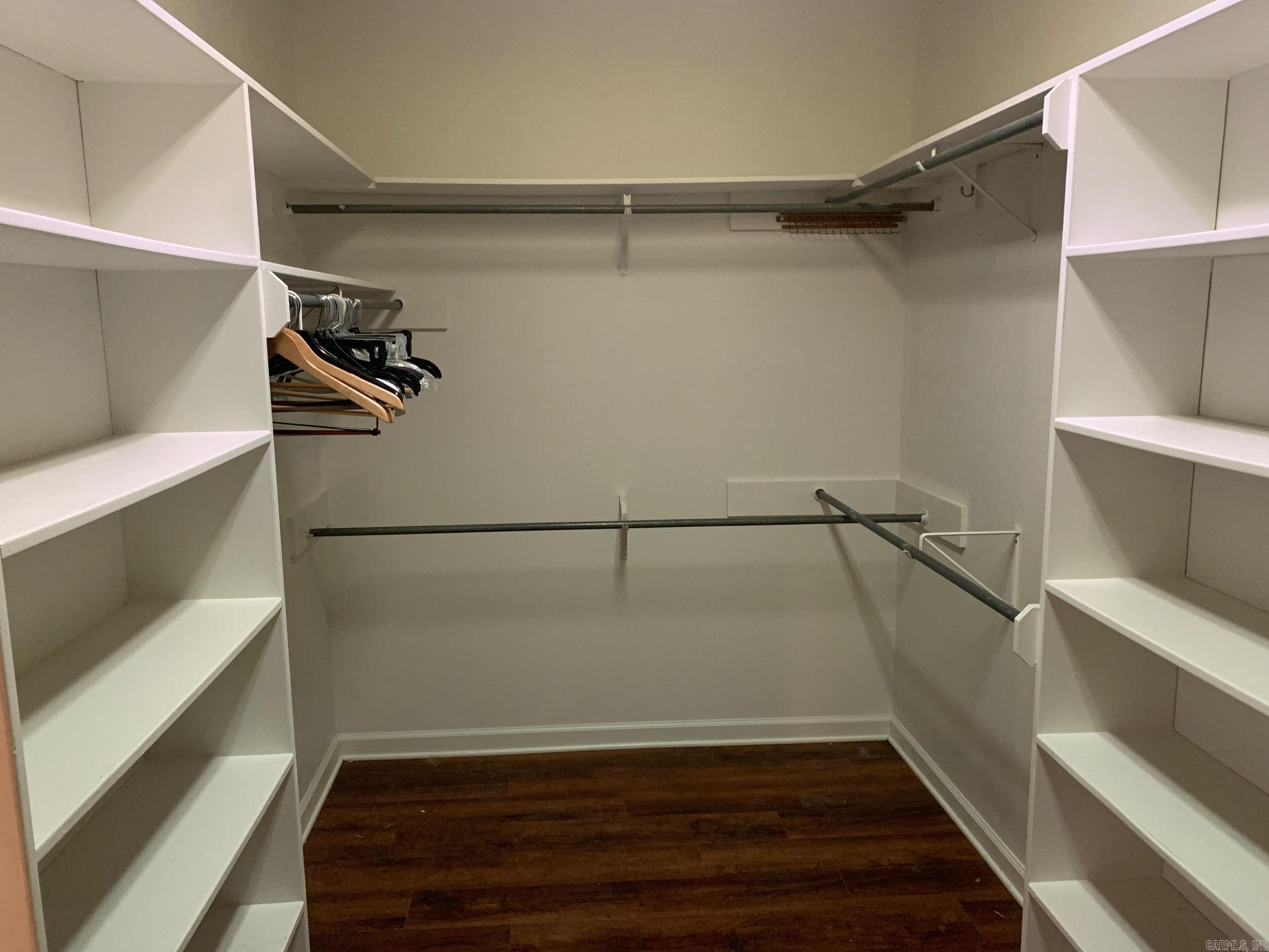 RIVER OAKS - Residential