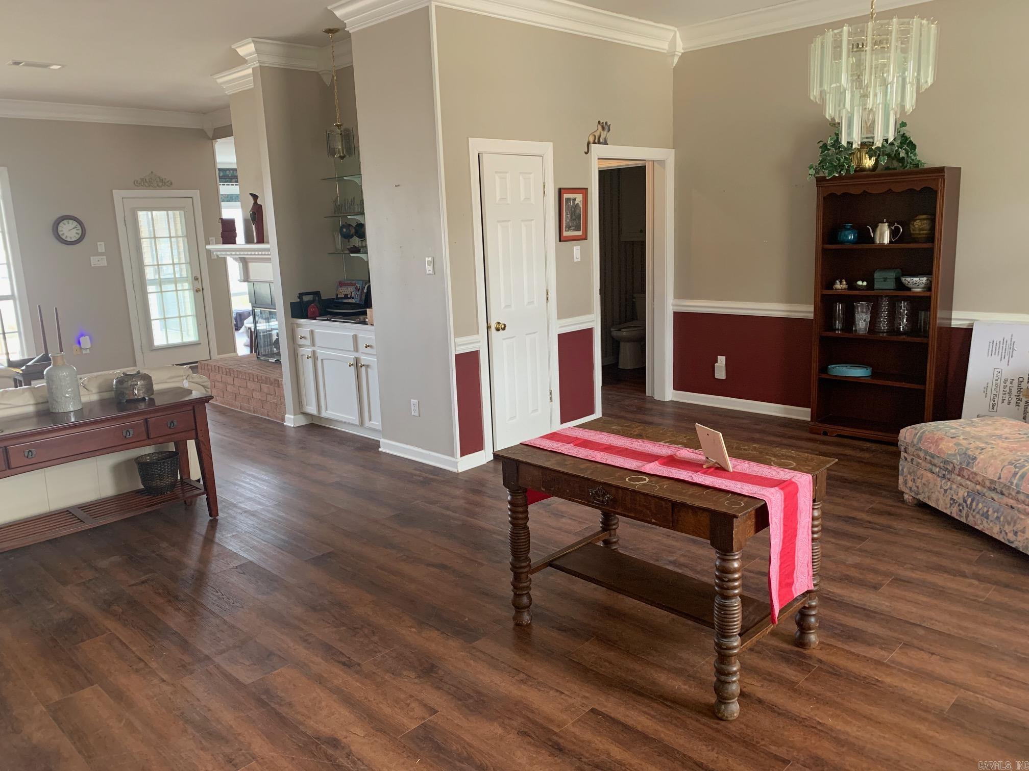 RIVER OAKS - Residential