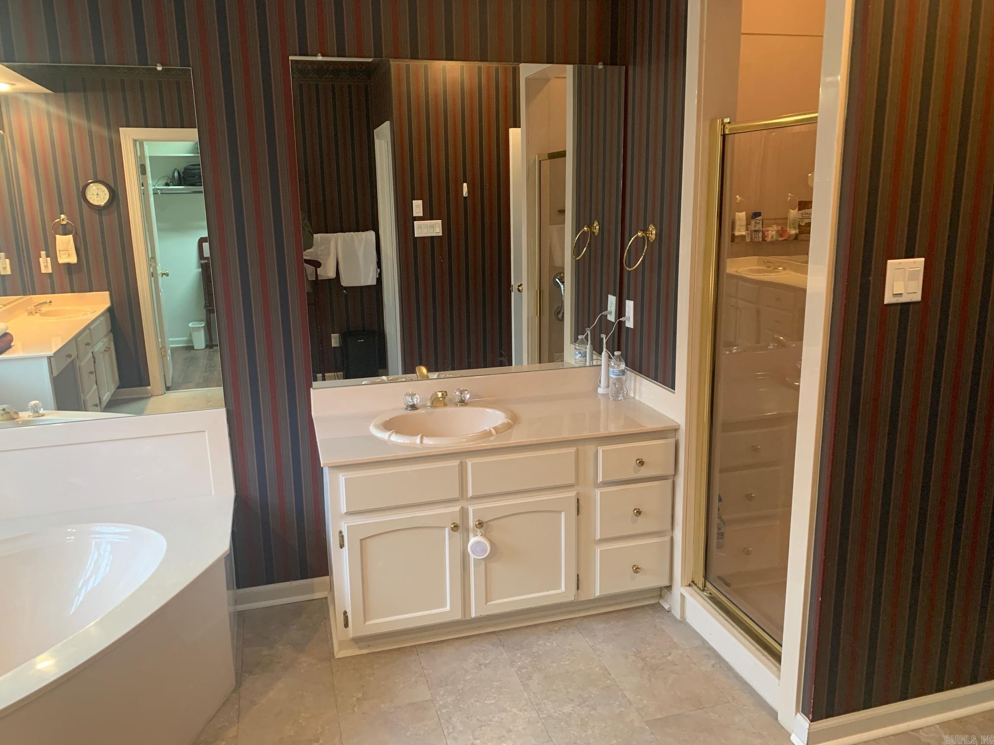 RIVER OAKS - Residential