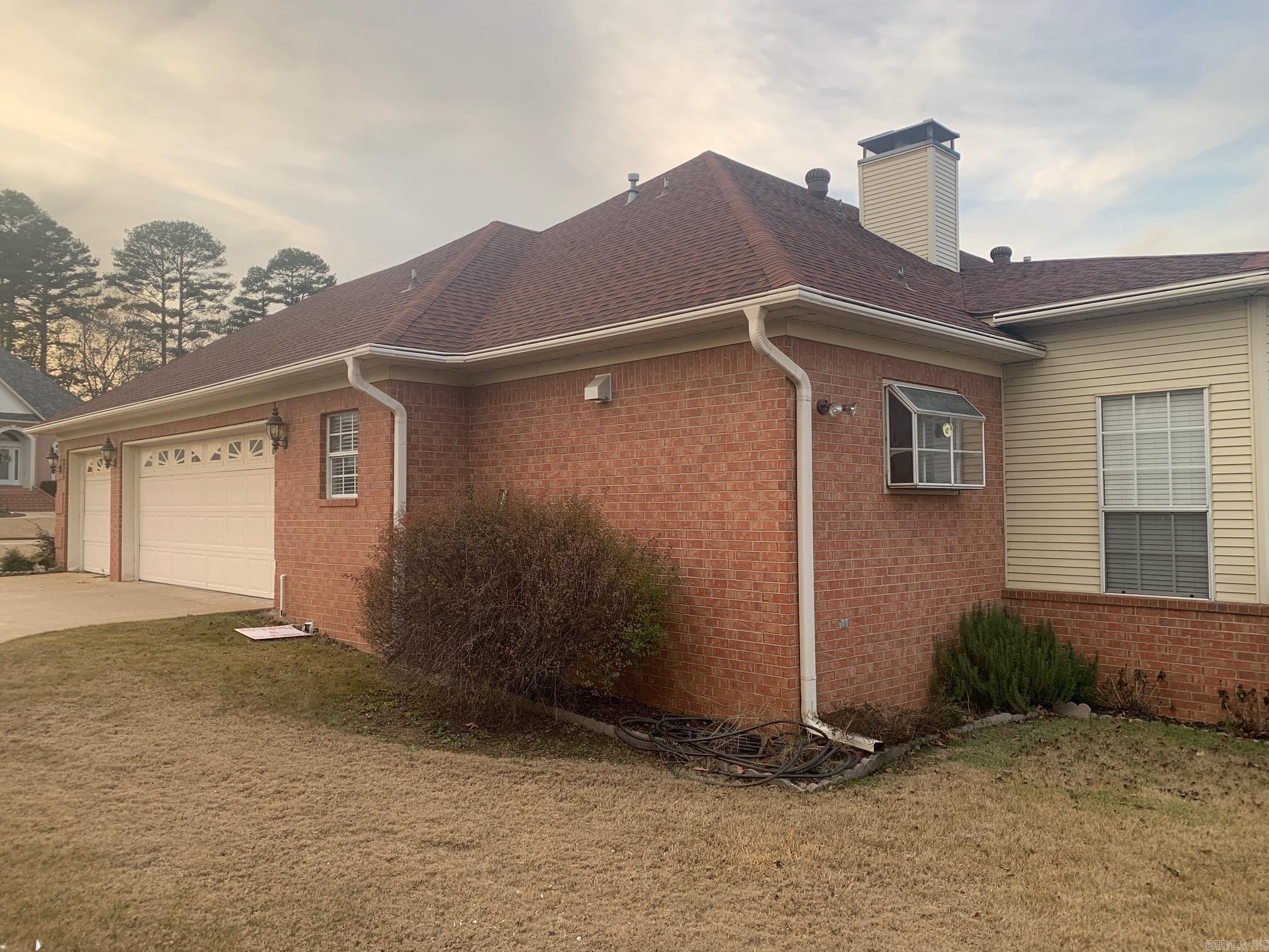 RIVER OAKS - Residential