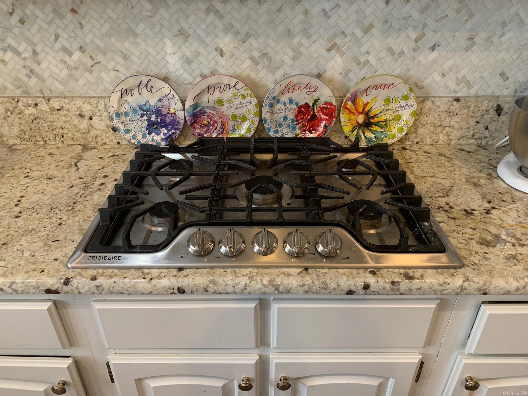 RIVER OAKS - Residential