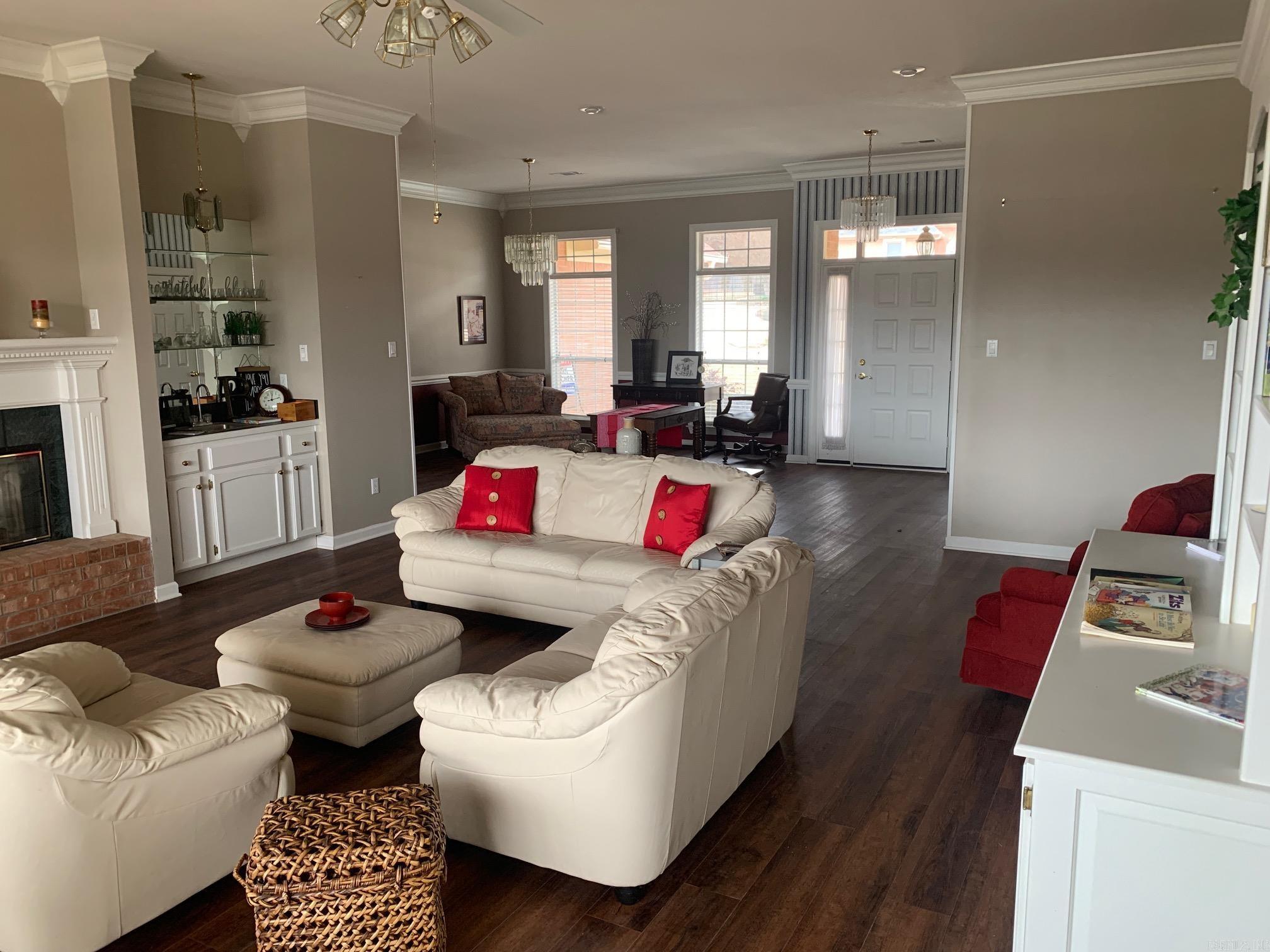 RIVER OAKS - Residential