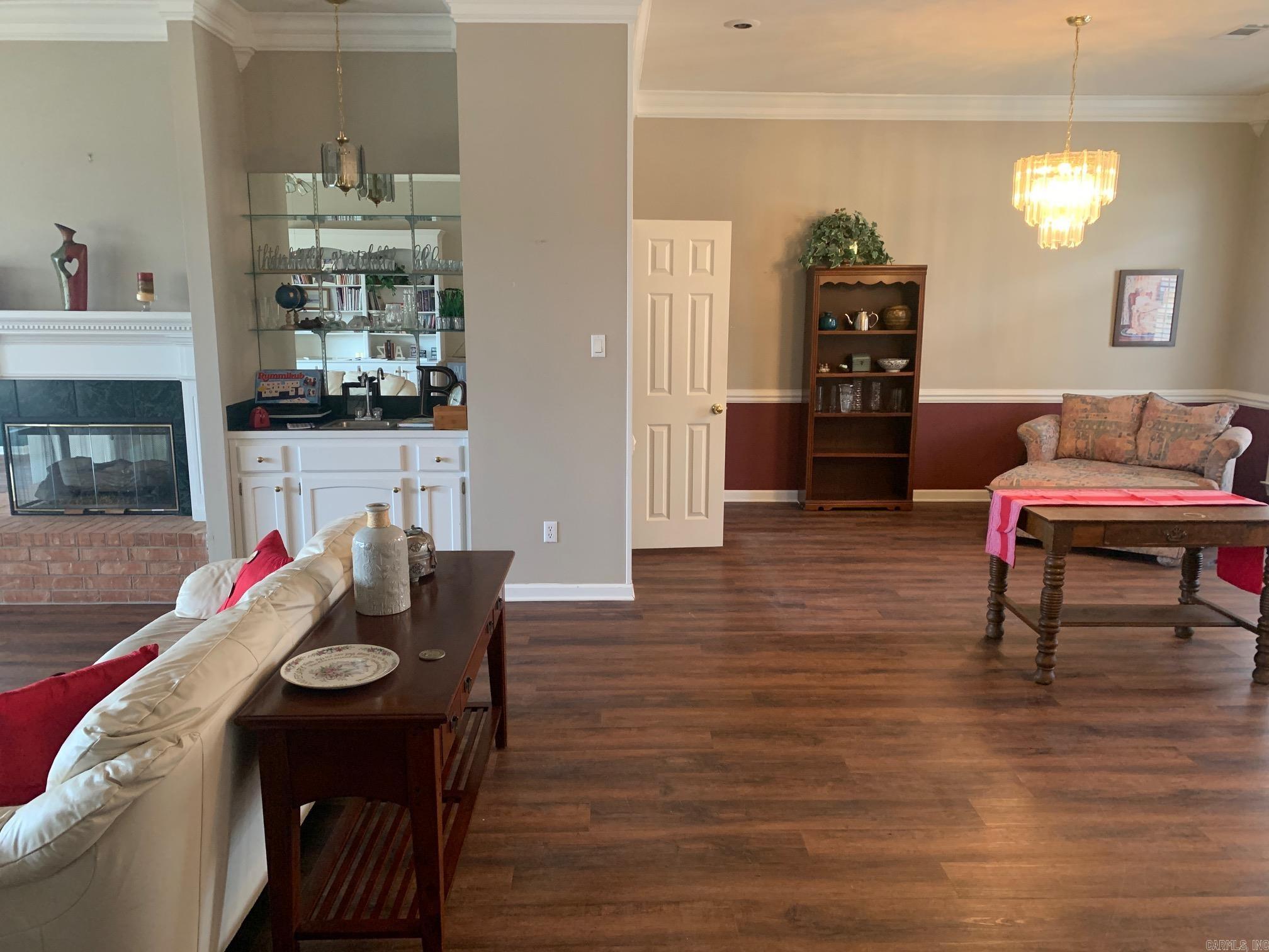 RIVER OAKS - Residential