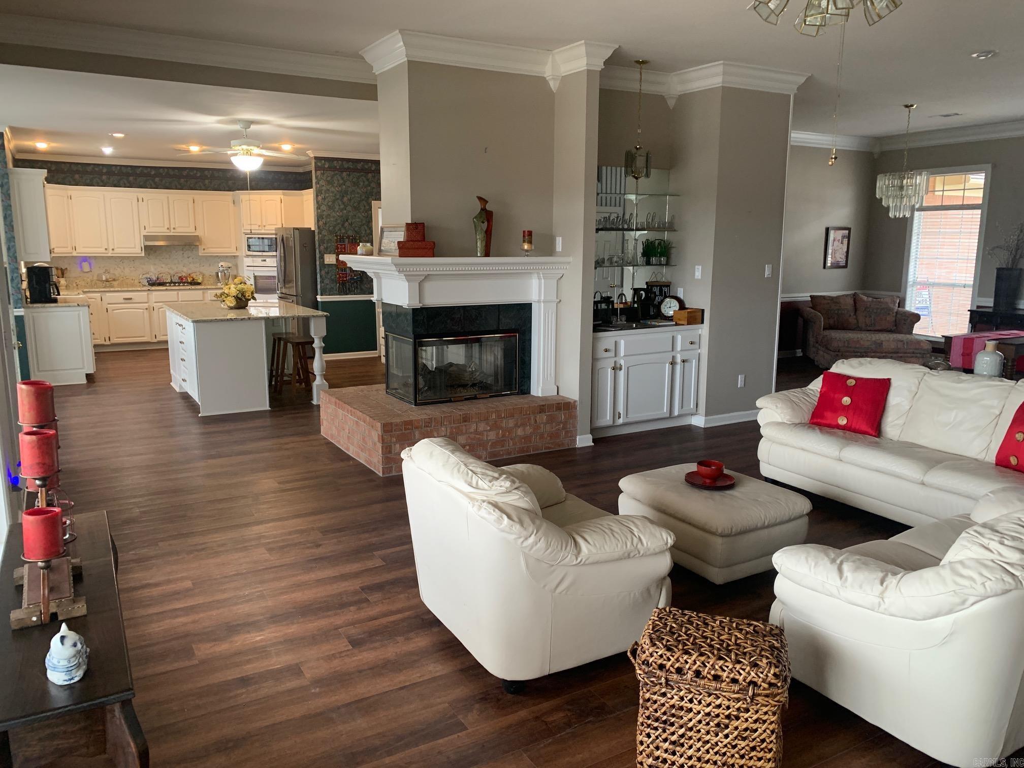 RIVER OAKS - Residential