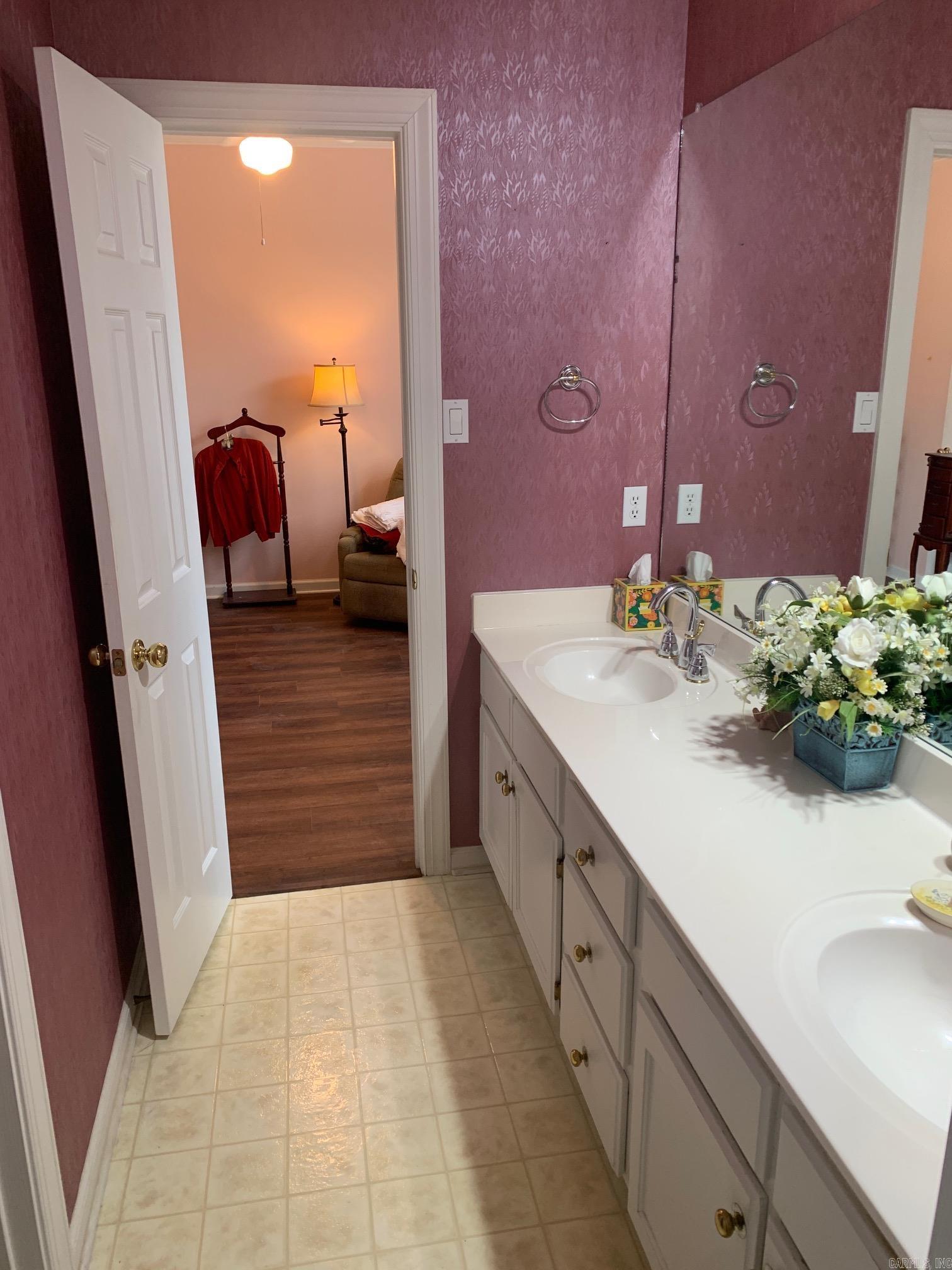 RIVER OAKS - Residential