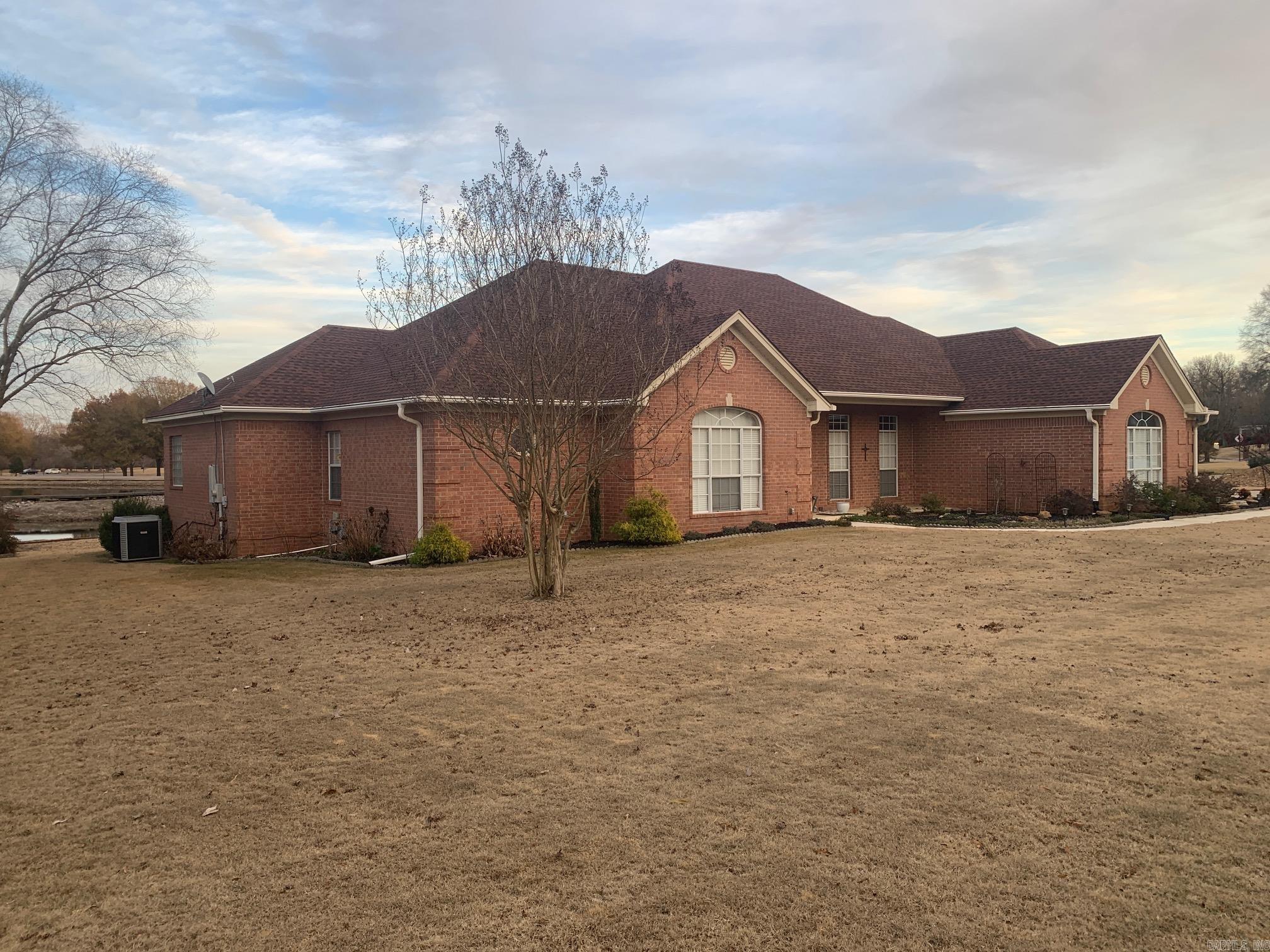 RIVER OAKS - Residential