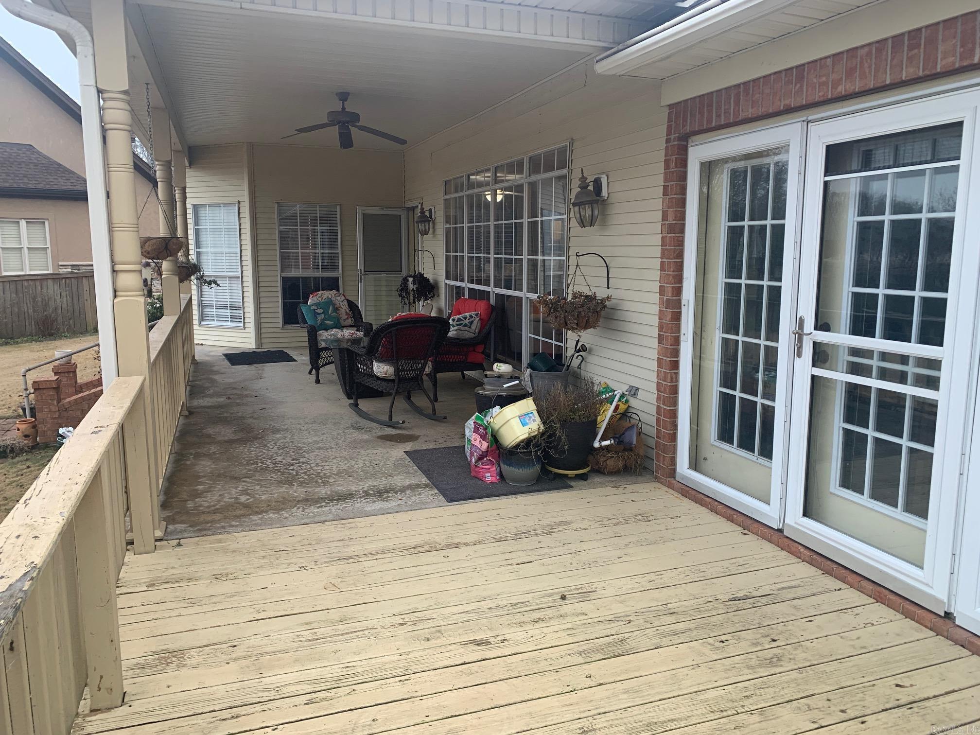 RIVER OAKS - Residential