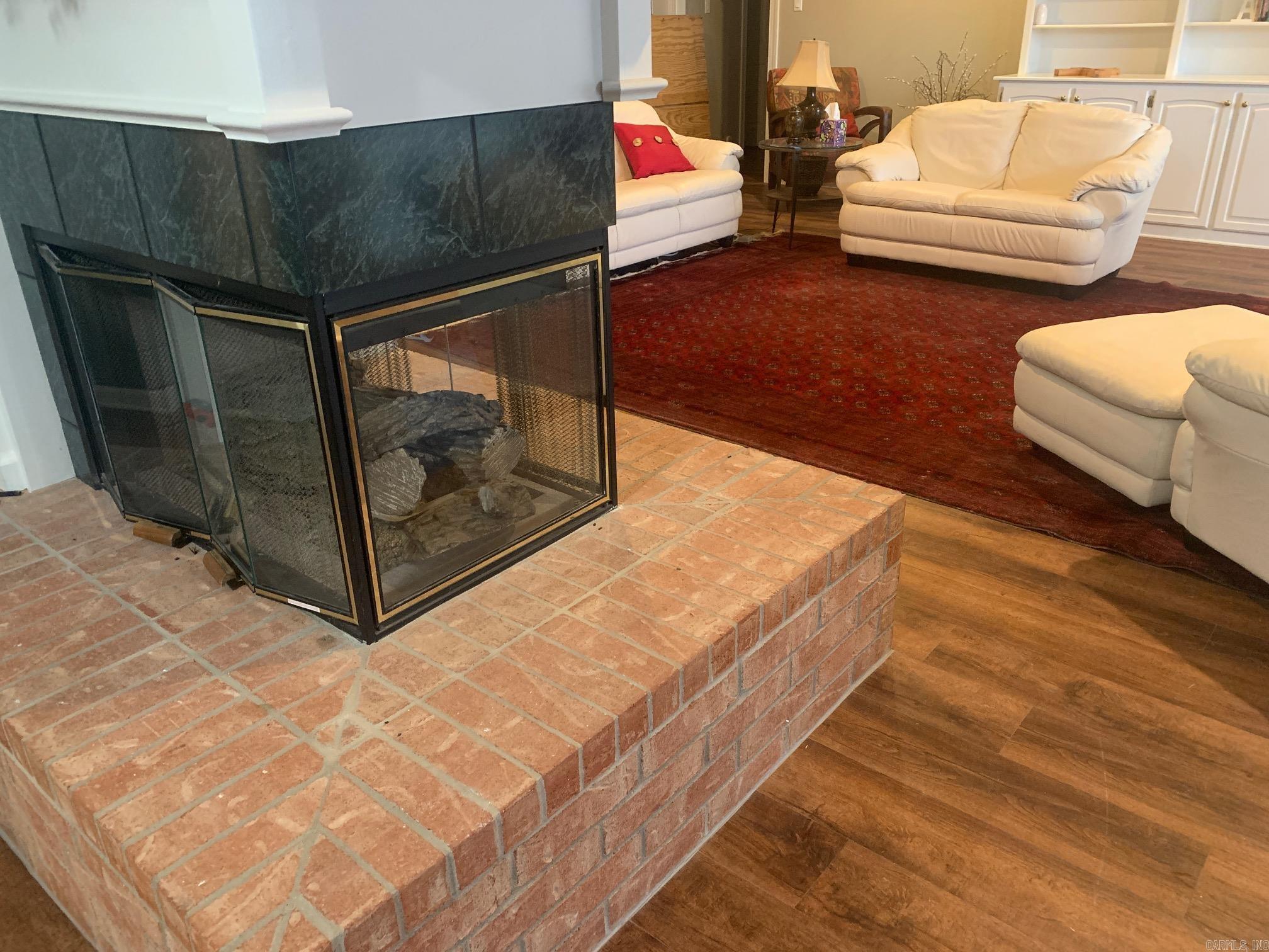 RIVER OAKS - Residential