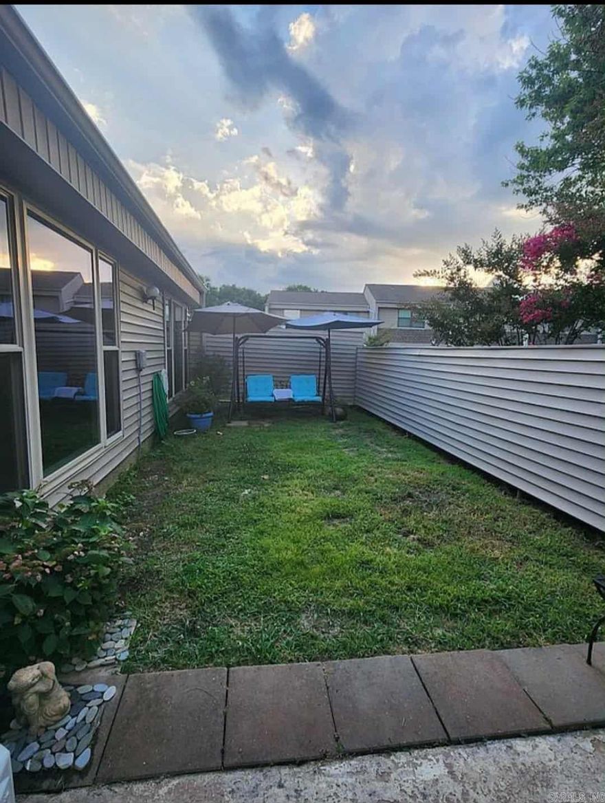 Garden style one level, end unit, carport, utility storage, patio area & small yard in Fairfield Bay Village. Library, restaurants, & trails are within a block of front door. Newly renovated, widened door openings, smooth ceilings, upgraded baths, step in shower in master, soaker tub in #2. Private pool for residents only.