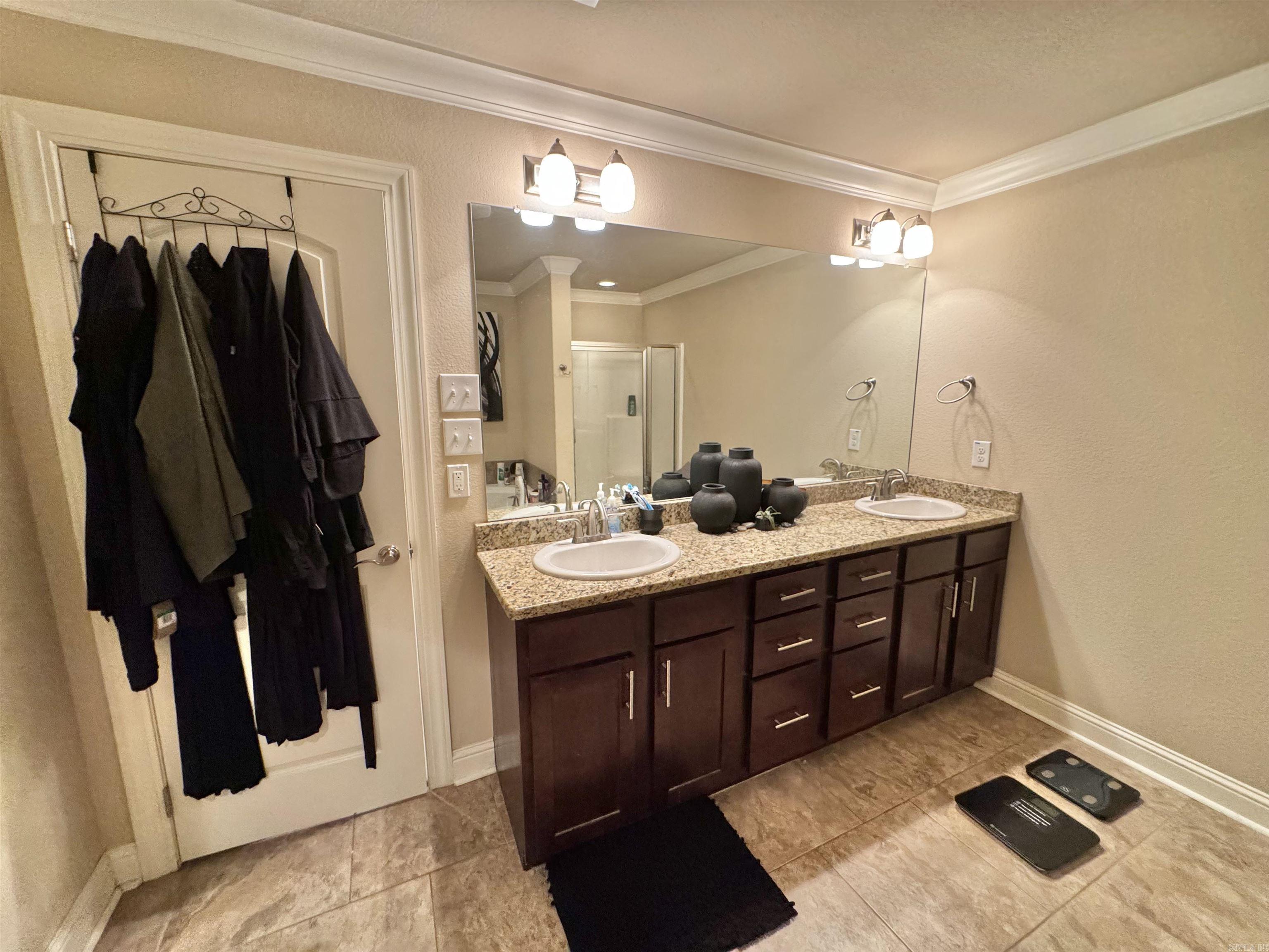 COUNTRY CLUB OF ARK THE - Residential