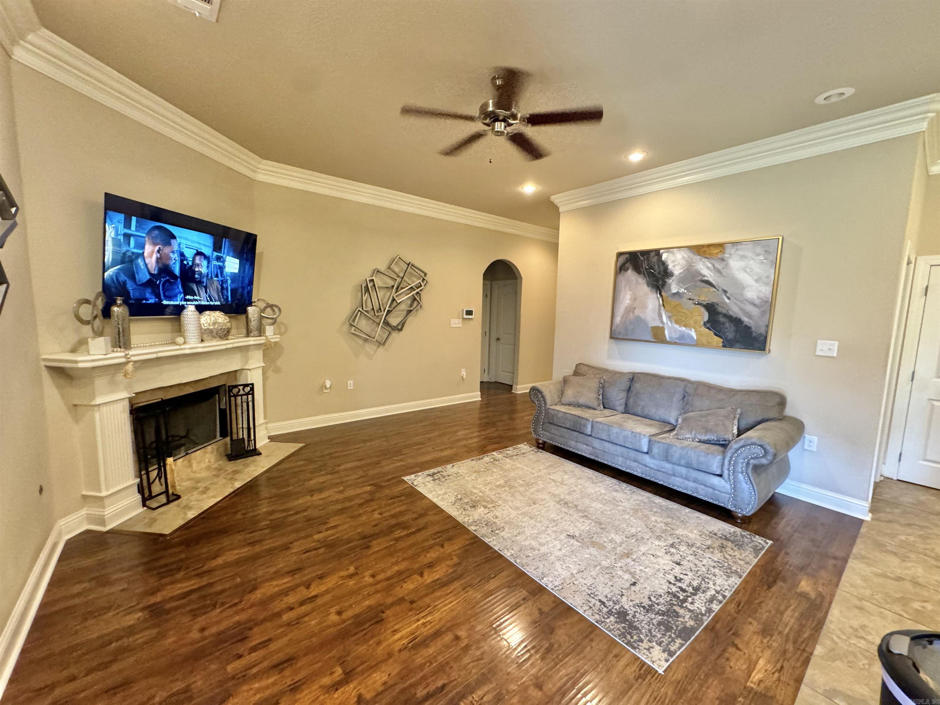 COUNTRY CLUB OF ARK THE - Residential