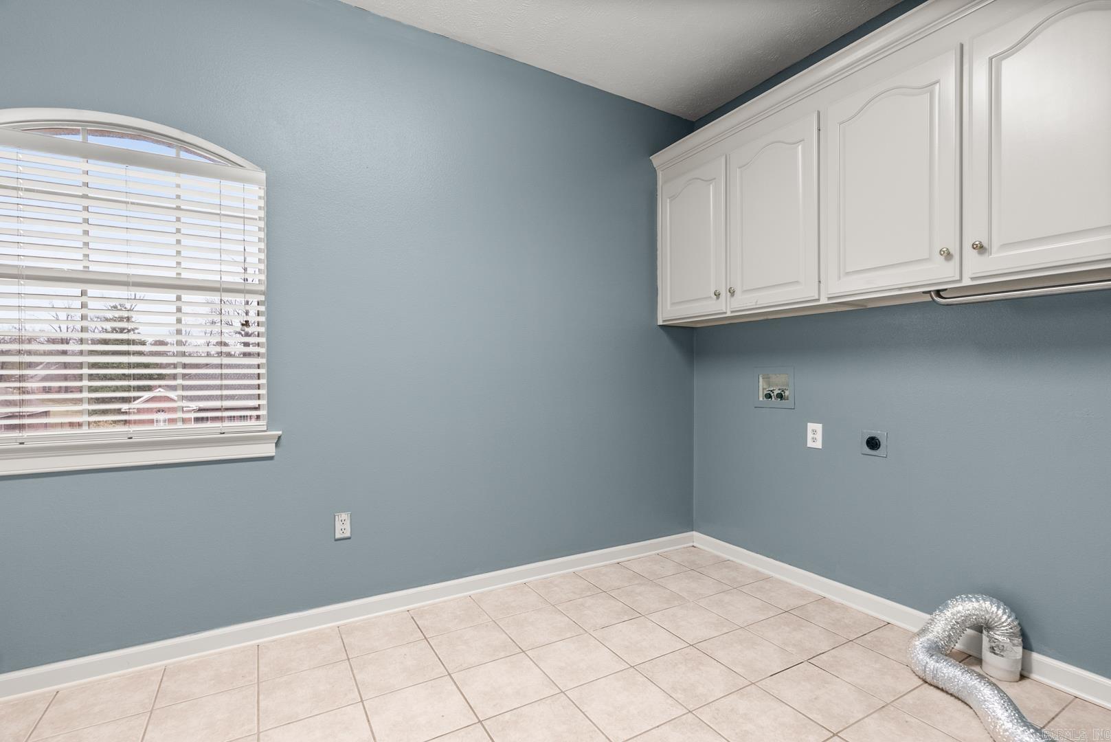 COUNTRY CLUB OF ARK THE - Residential