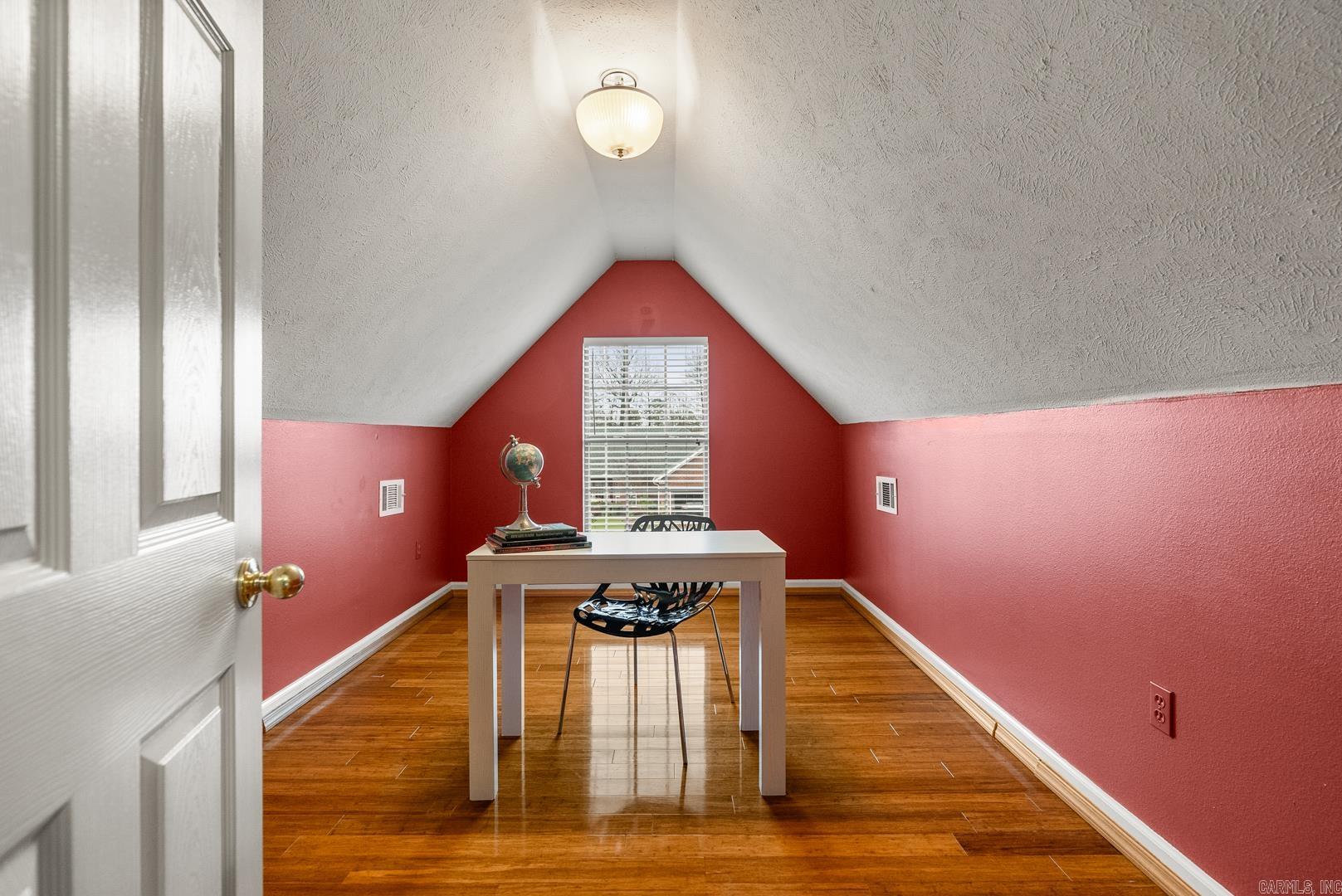 COUNTRY CLUB OF ARK THE - Residential