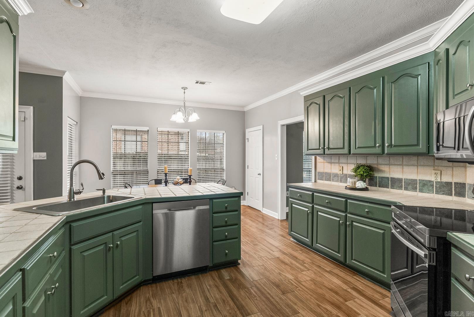 COUNTRY CLUB OF ARK THE - Residential