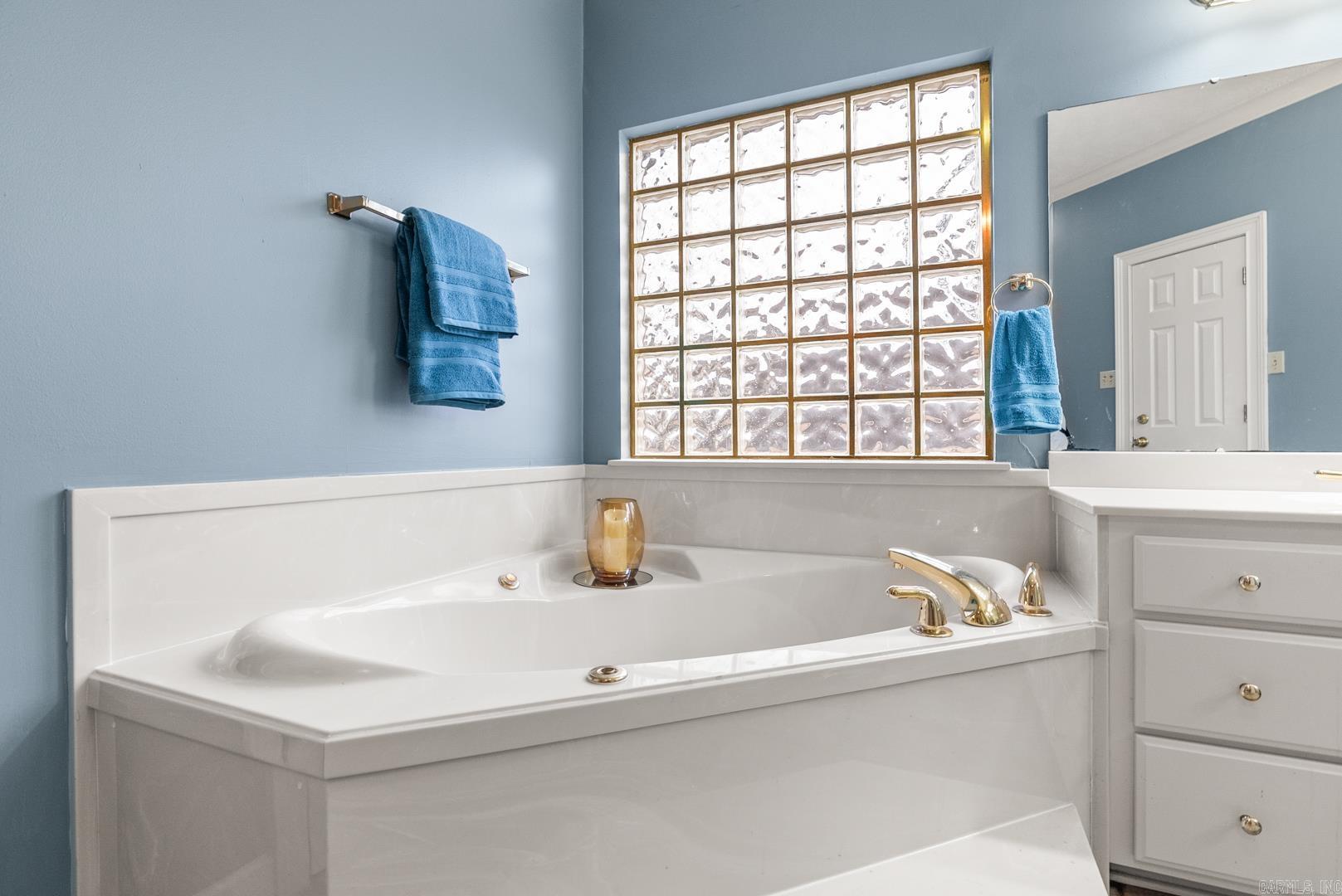 COUNTRY CLUB OF ARK THE - Residential