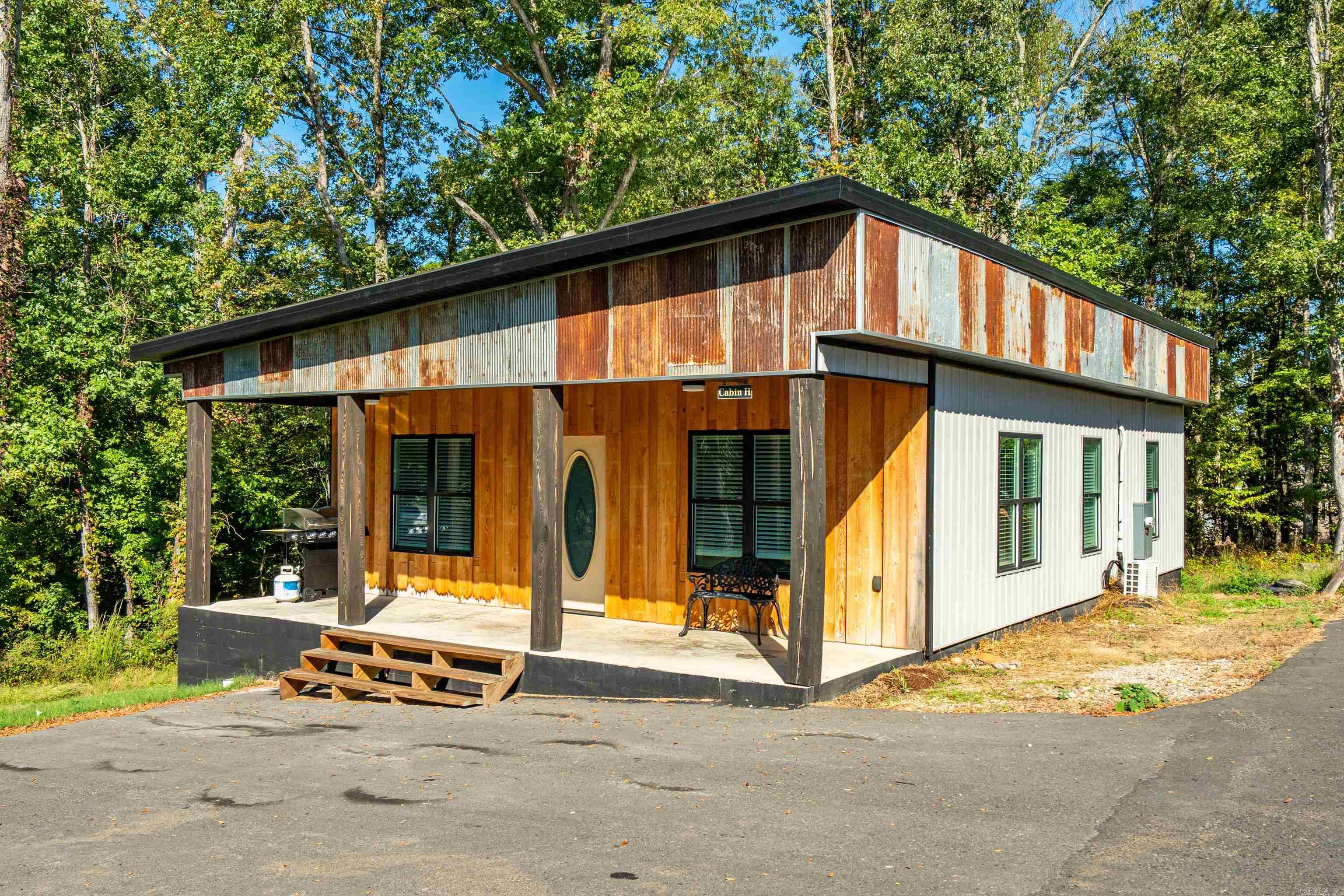 Metes & Bounds - Residential Income