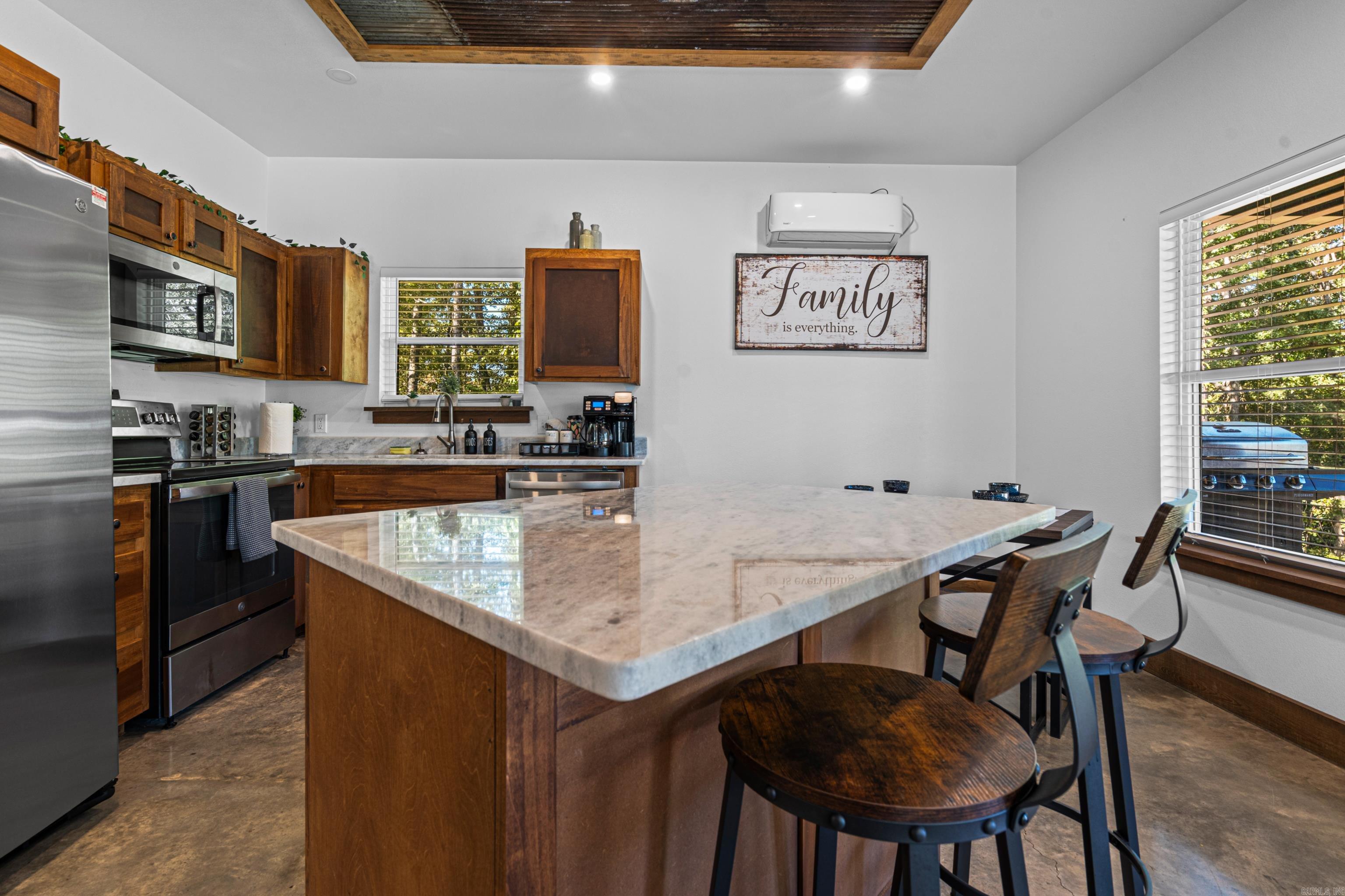 Metes & Bounds - Residential Income