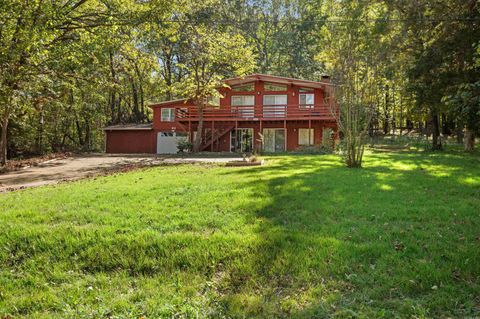 Photo of 60 Cherokee Road, Cherokee Village, AR 72529 (MLS # 25049418)