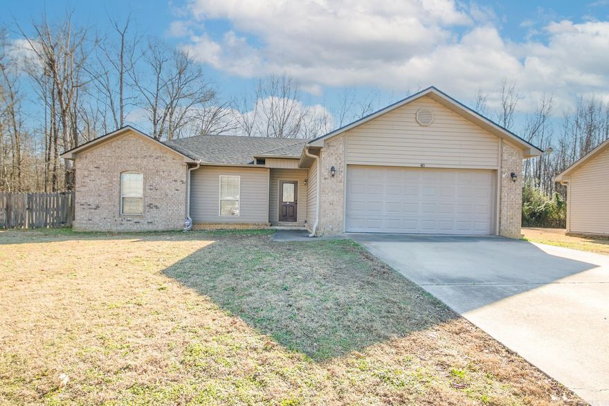 Cute 3BR 2BA 2Car Garage in Cabot! Featuring granite kitchen counter tops, laminate flooring and laundry room, gas log fireplace and new roof 1-2026! This home is very affordable and ready for a new family. Take a look today and don't miss out!