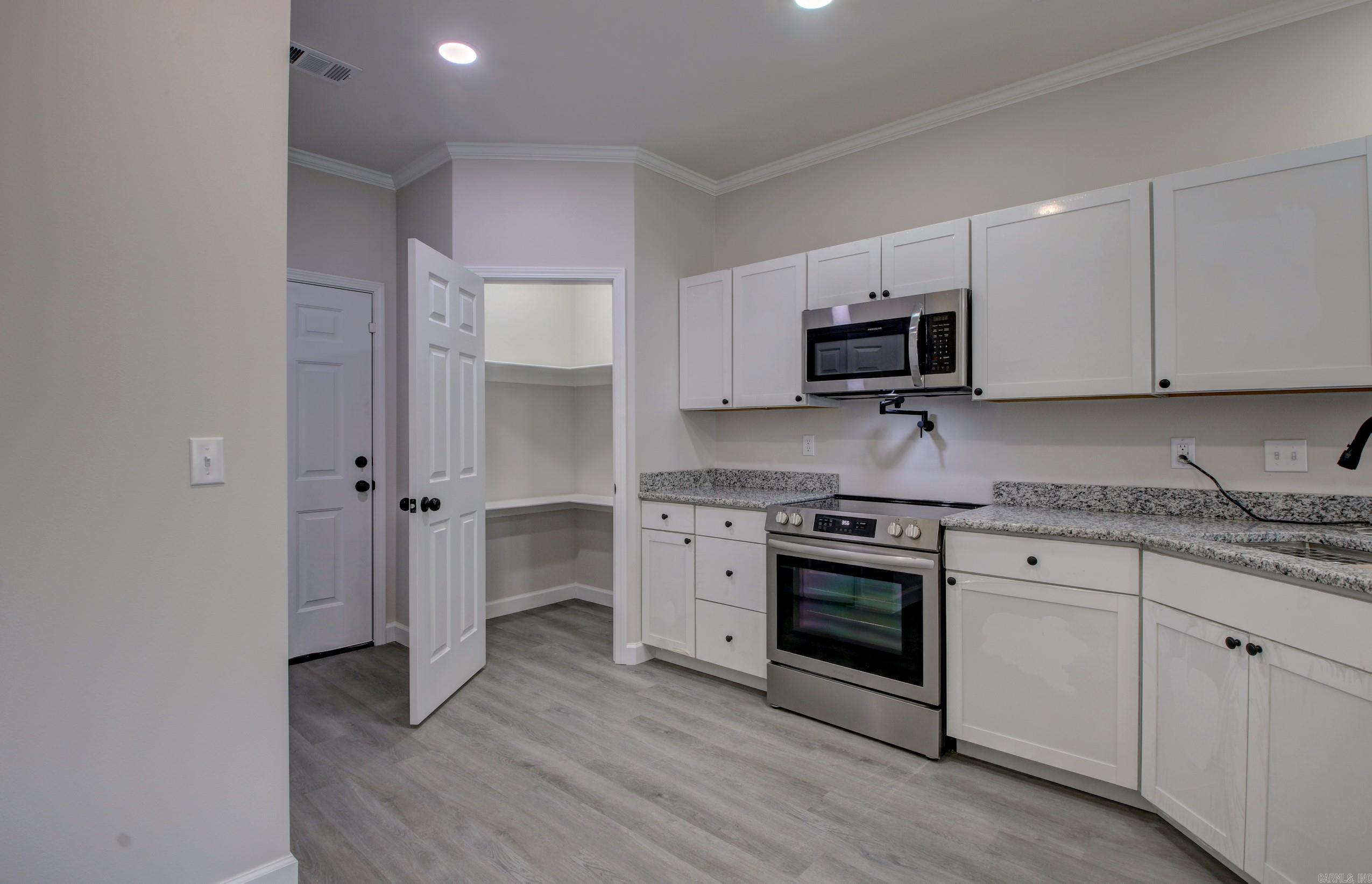 SOUTH HIGHLAND - Residential