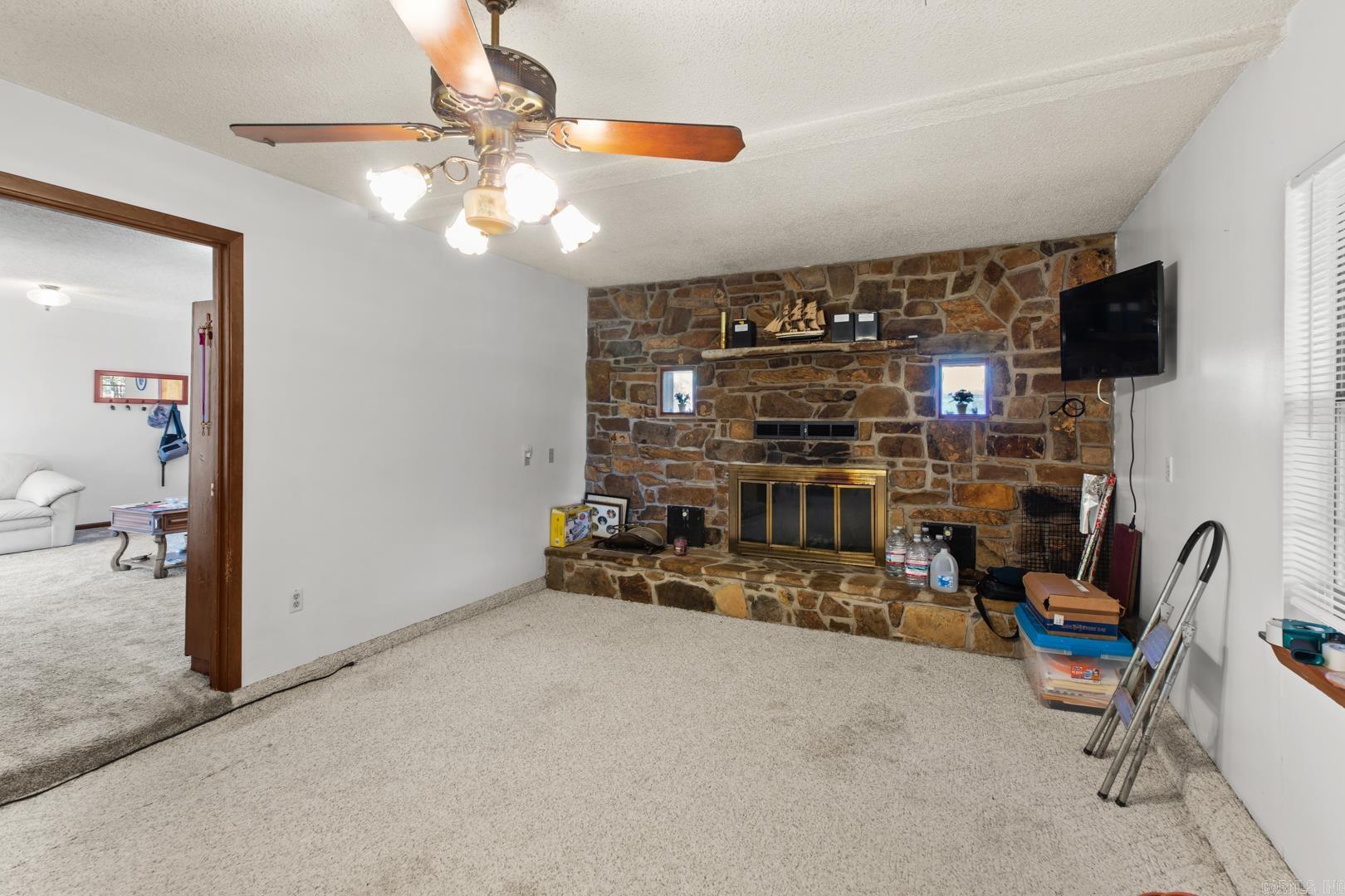 COUNTRY CLUB ESTATES - Residential