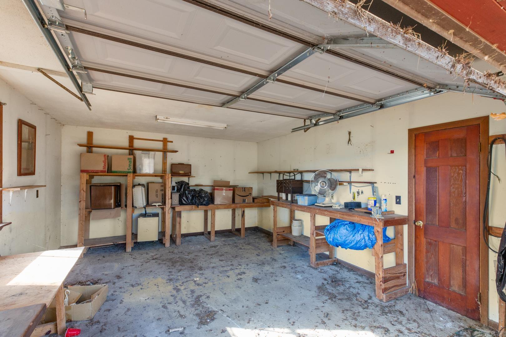 COUNTRY CLUB ESTATES - Residential