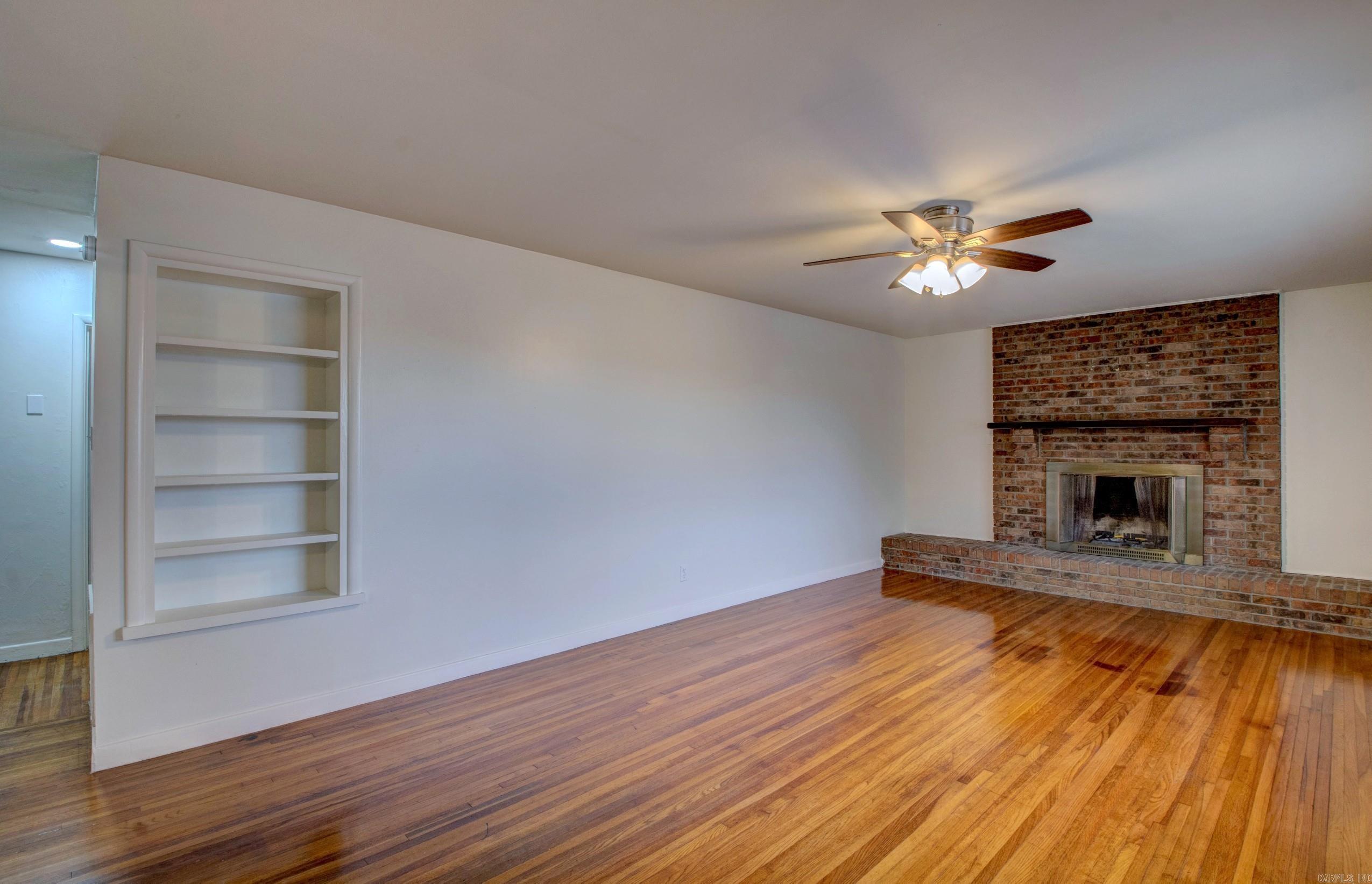 LYNNWOOD EST - Residential