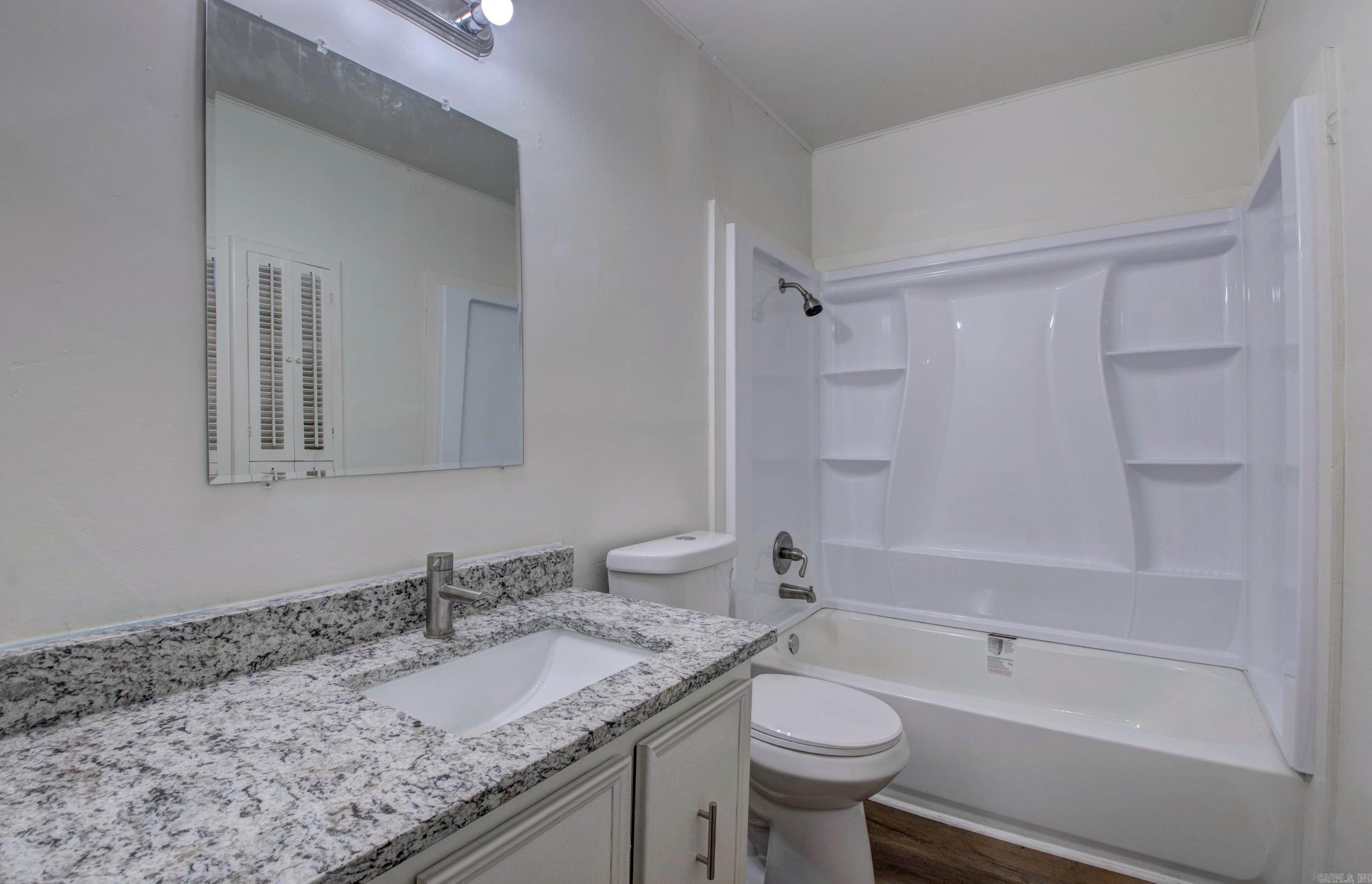 LYNNWOOD EST - Residential