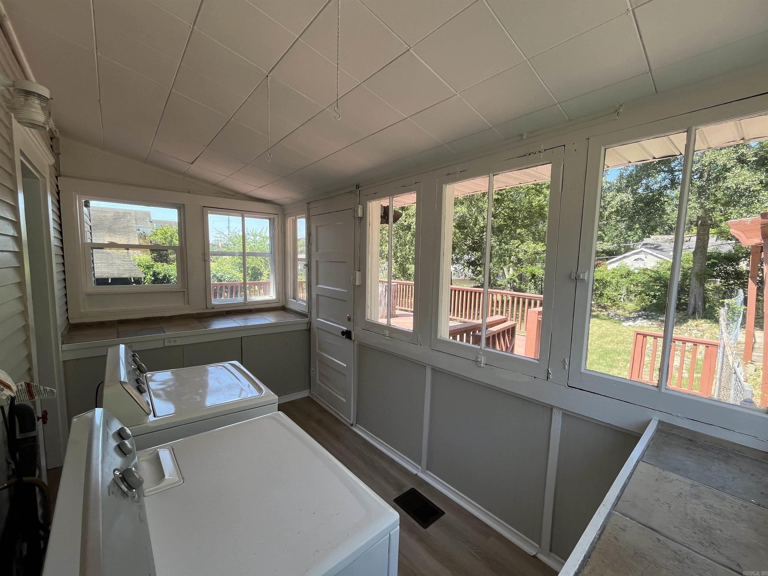 Hill Crest - Residential Lease