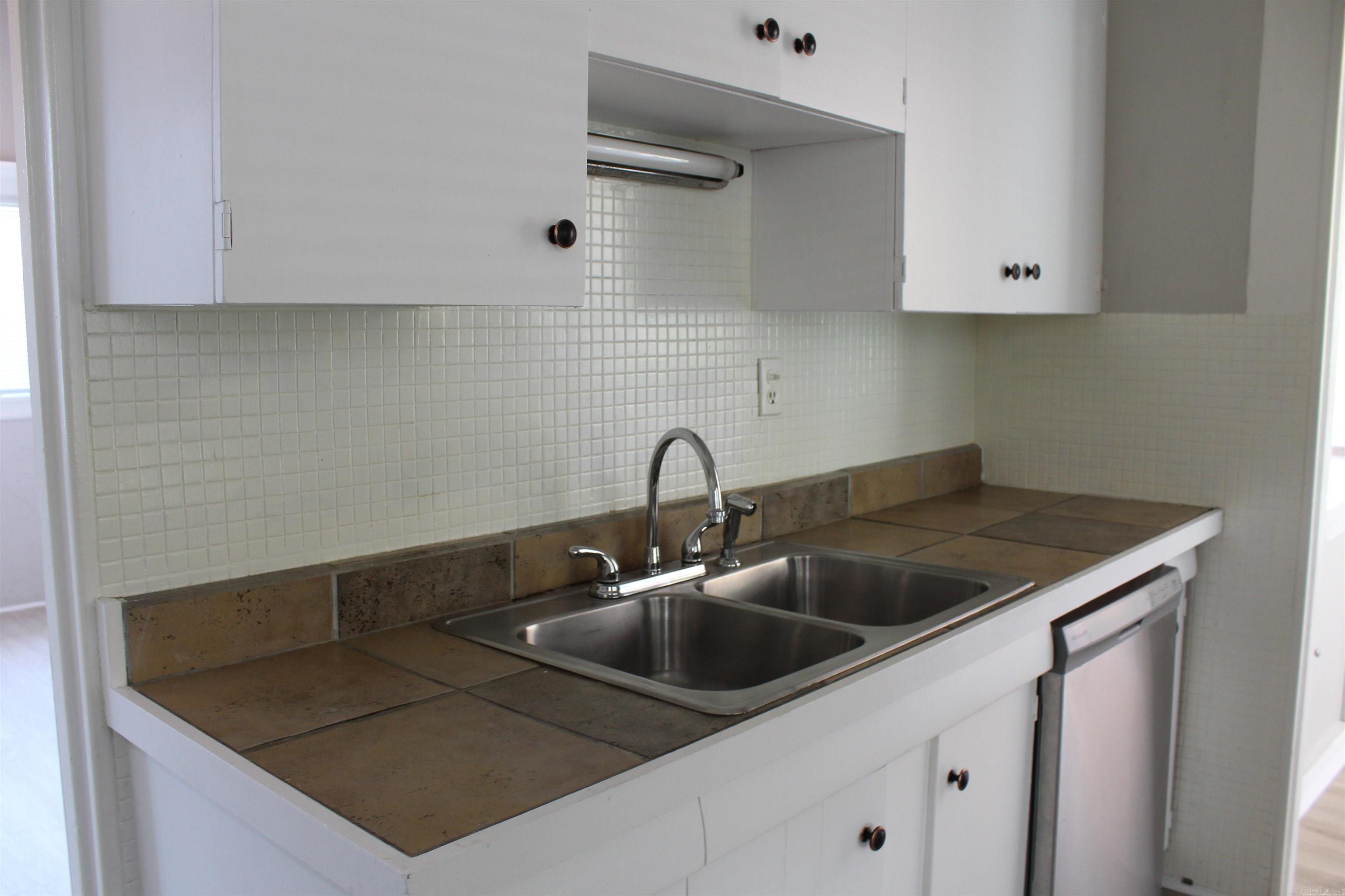 Hill Crest - Residential Lease