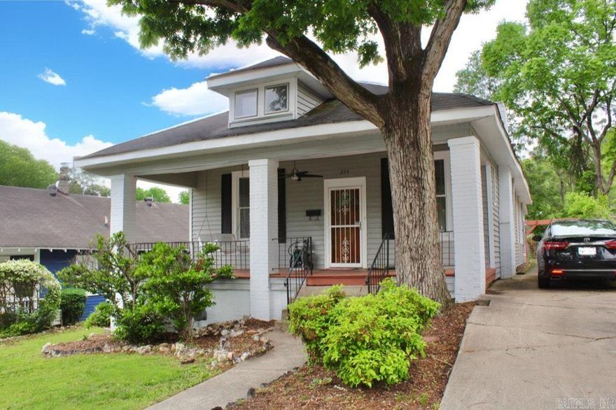 3 MINUTES TO UAMS. Three bedrooms and 1 bath Bungalow with living room, dining room and den. Fenced backyard. Covered porch and updated interior including kitchen and bath. Central heat and air, 10' ceilings.  Large Deck with fenced in backyard.