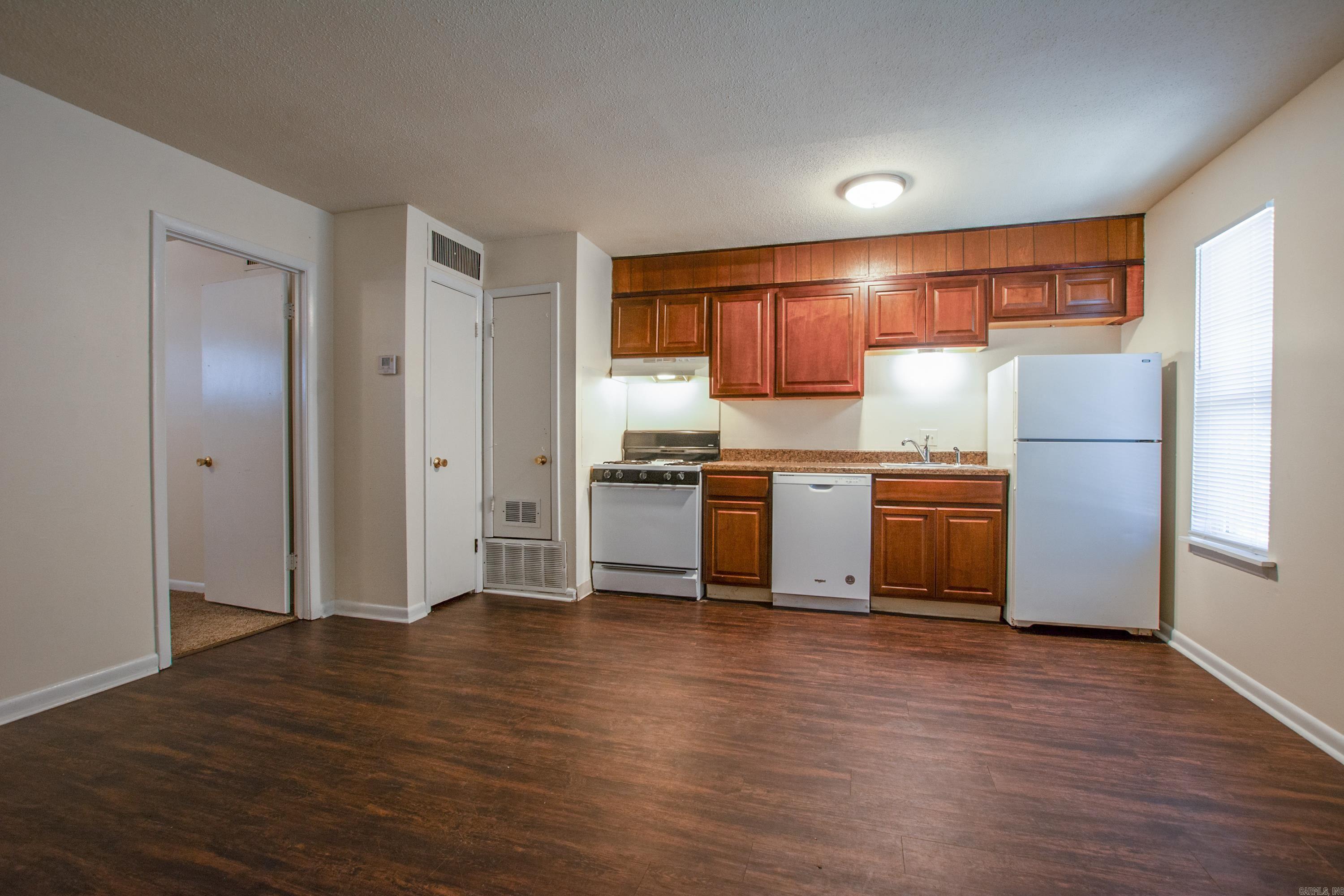 Hill Crest - Residential Lease