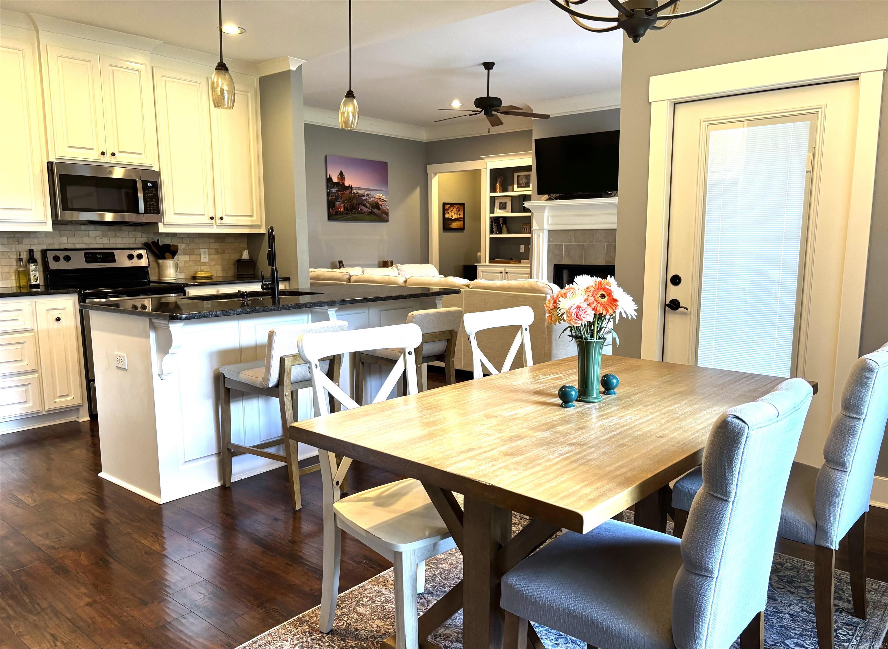 HALEY COURT - Residential