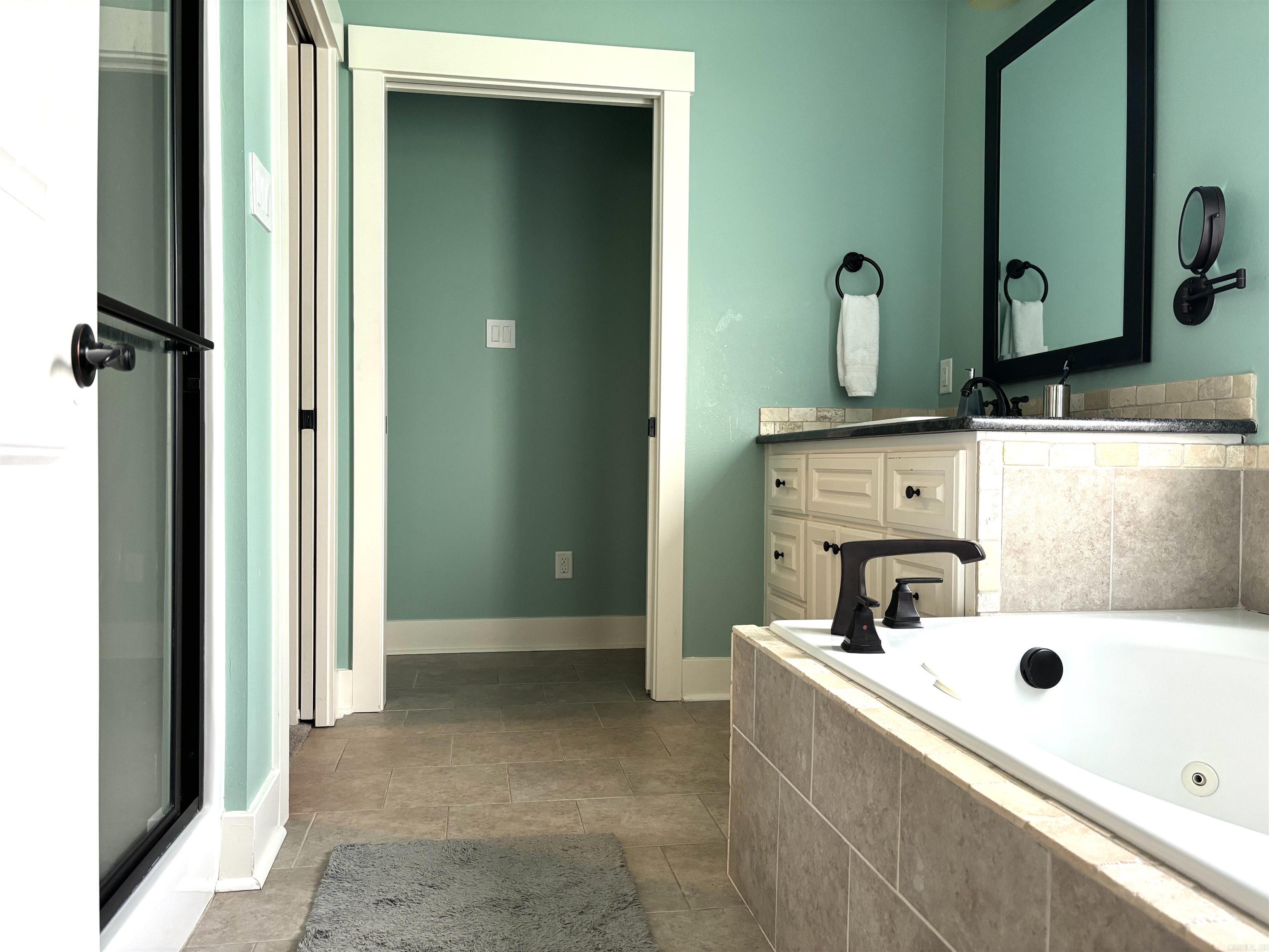 HALEY COURT - Residential
