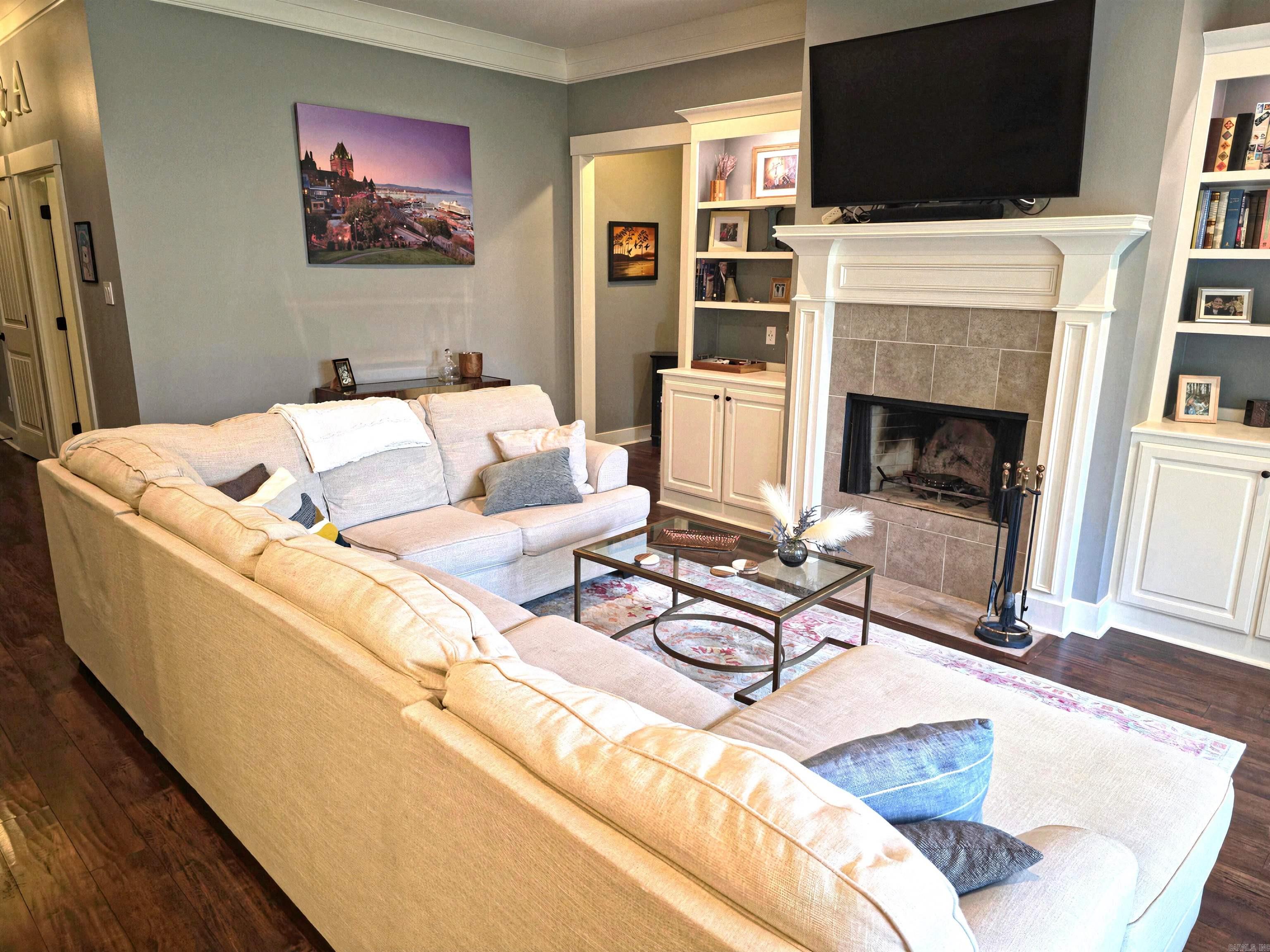 HALEY COURT - Residential