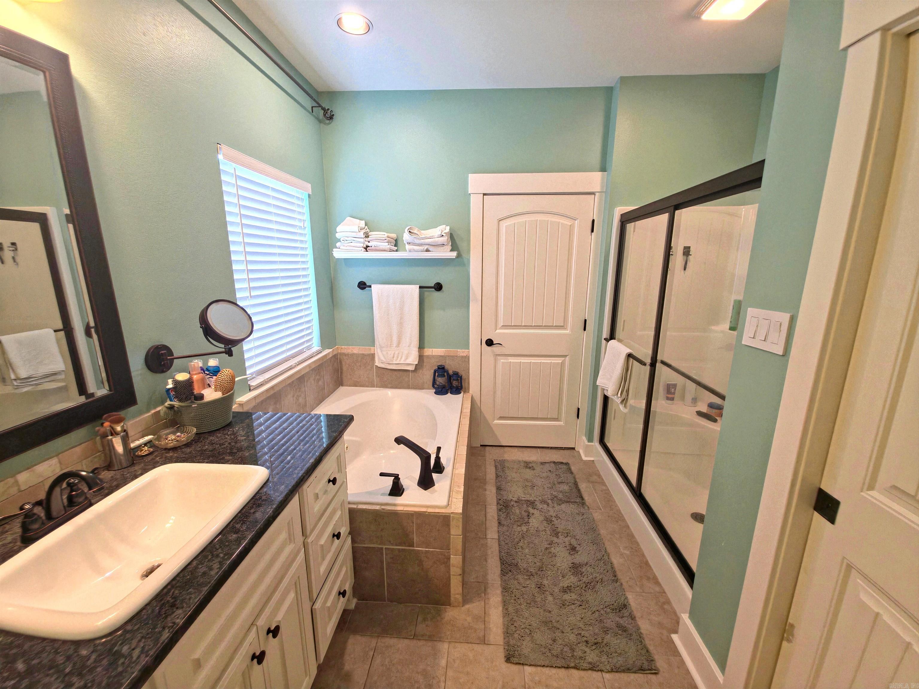HALEY COURT - Residential