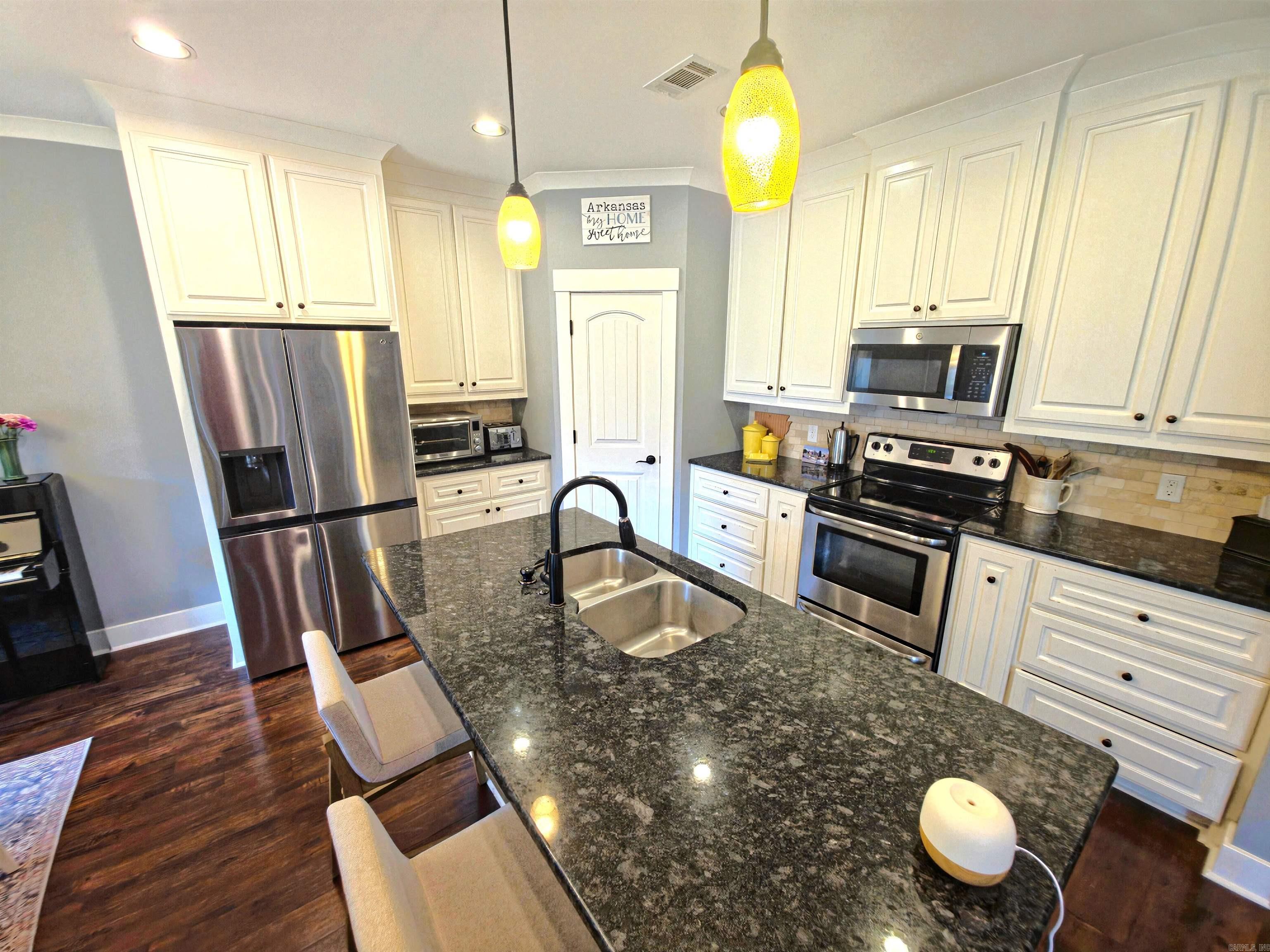 HALEY COURT - Residential