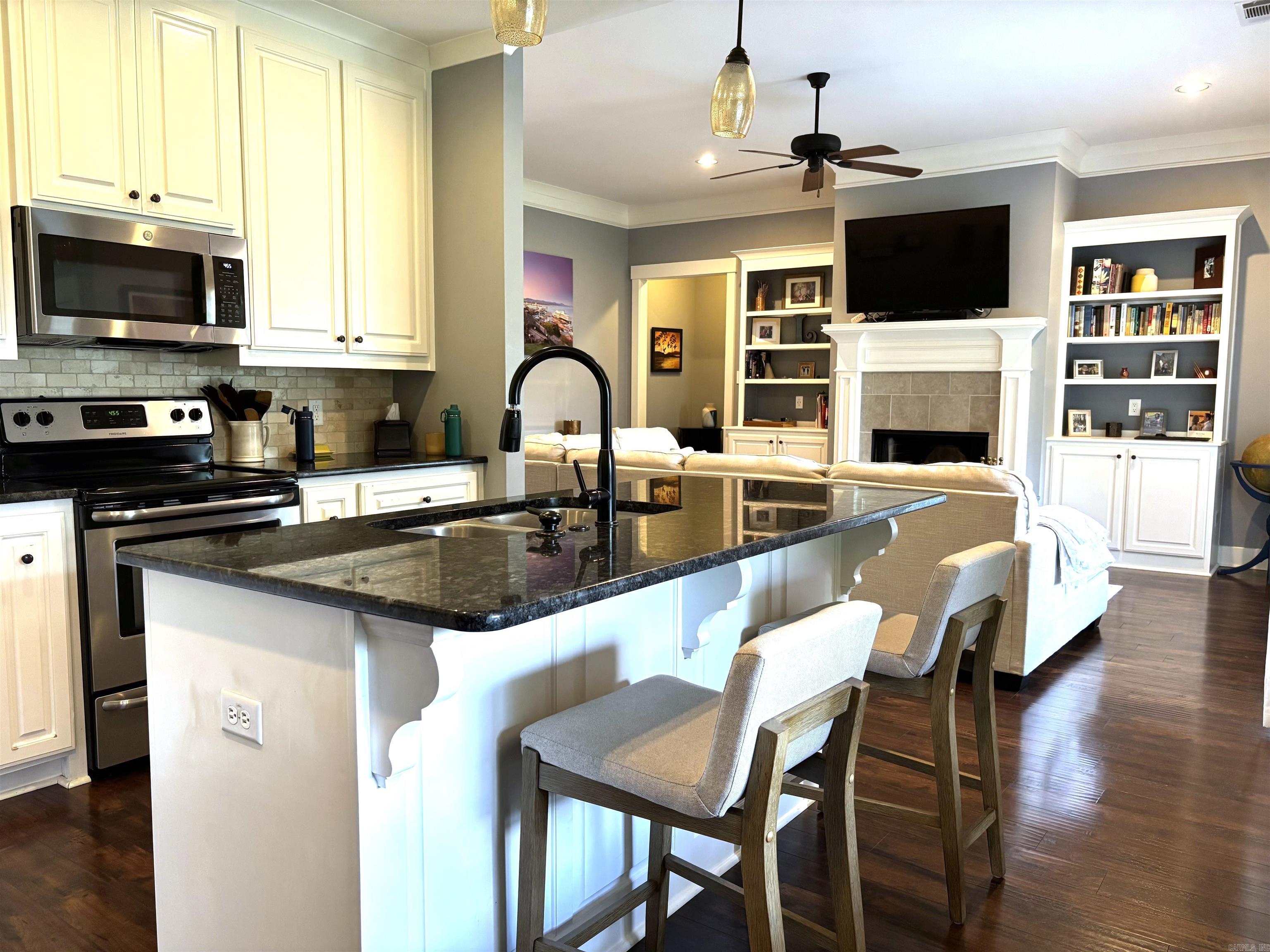 HALEY COURT - Residential