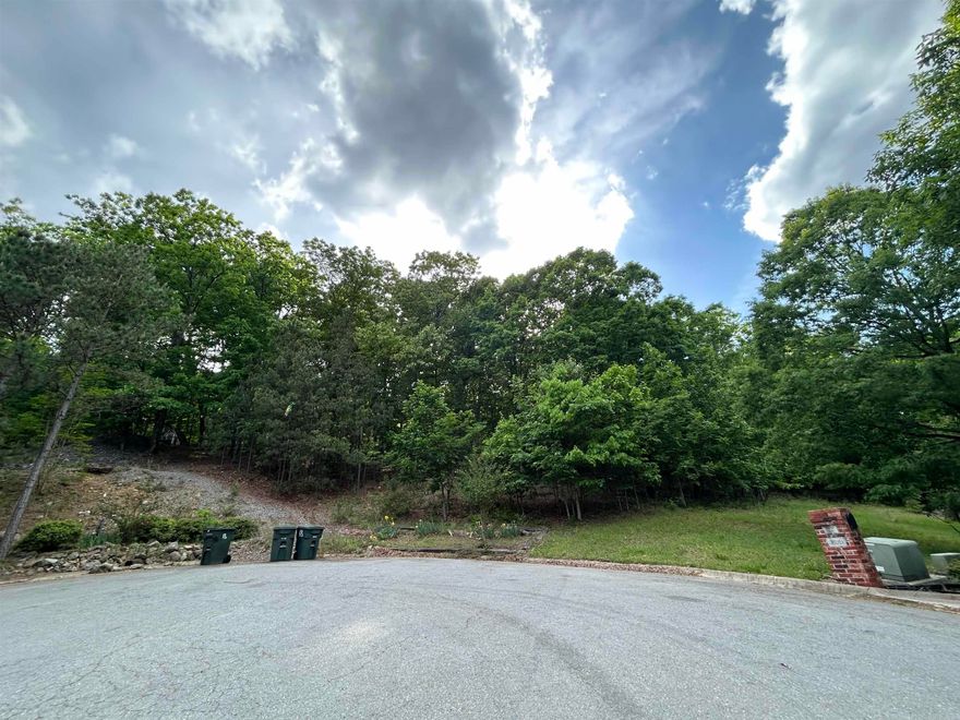 Great cul-de-sac lot in a desirable West Little Rock neighborhood—perfect place to build your dream home.
