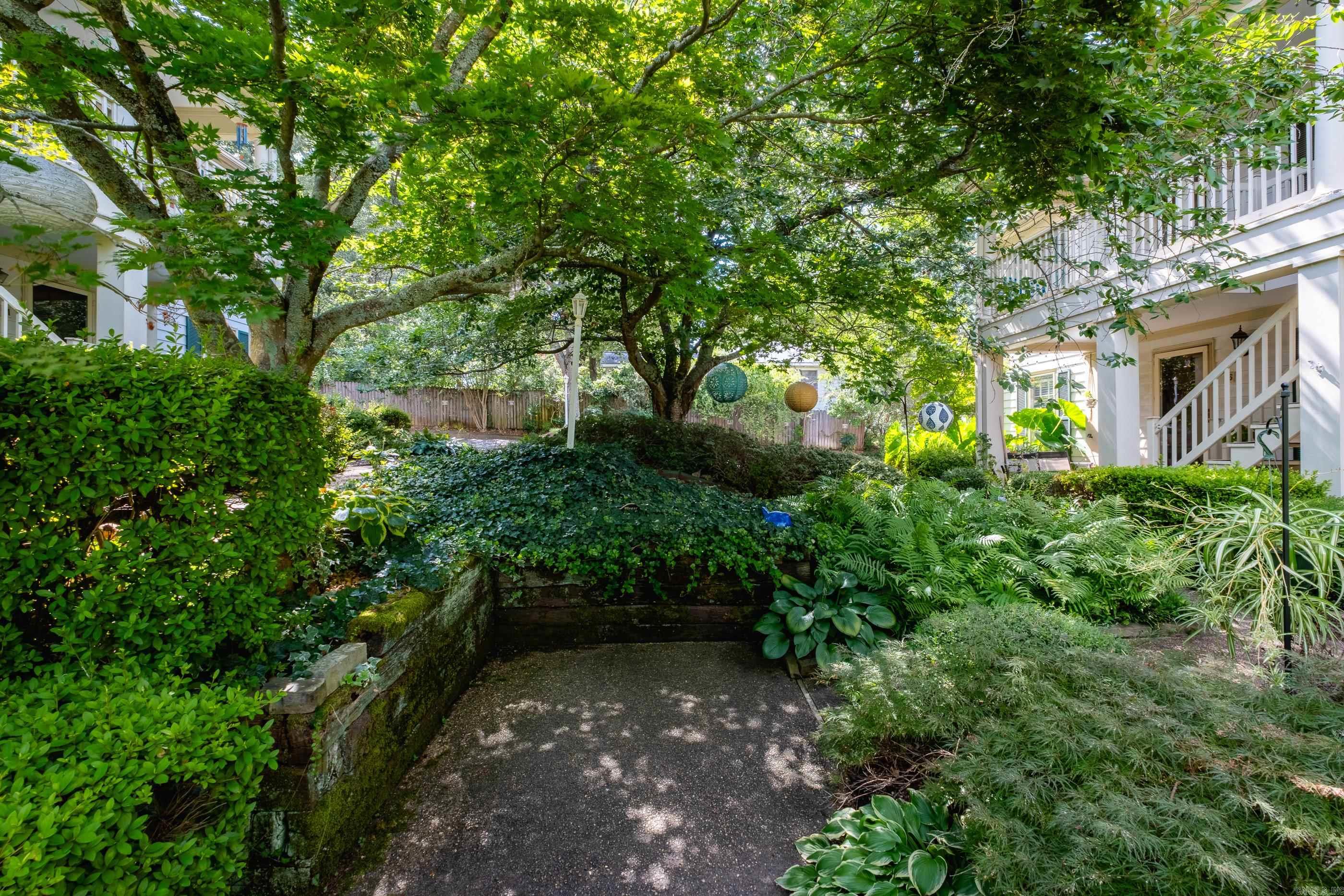 LINDEN COURT CONDO HPR - Residential