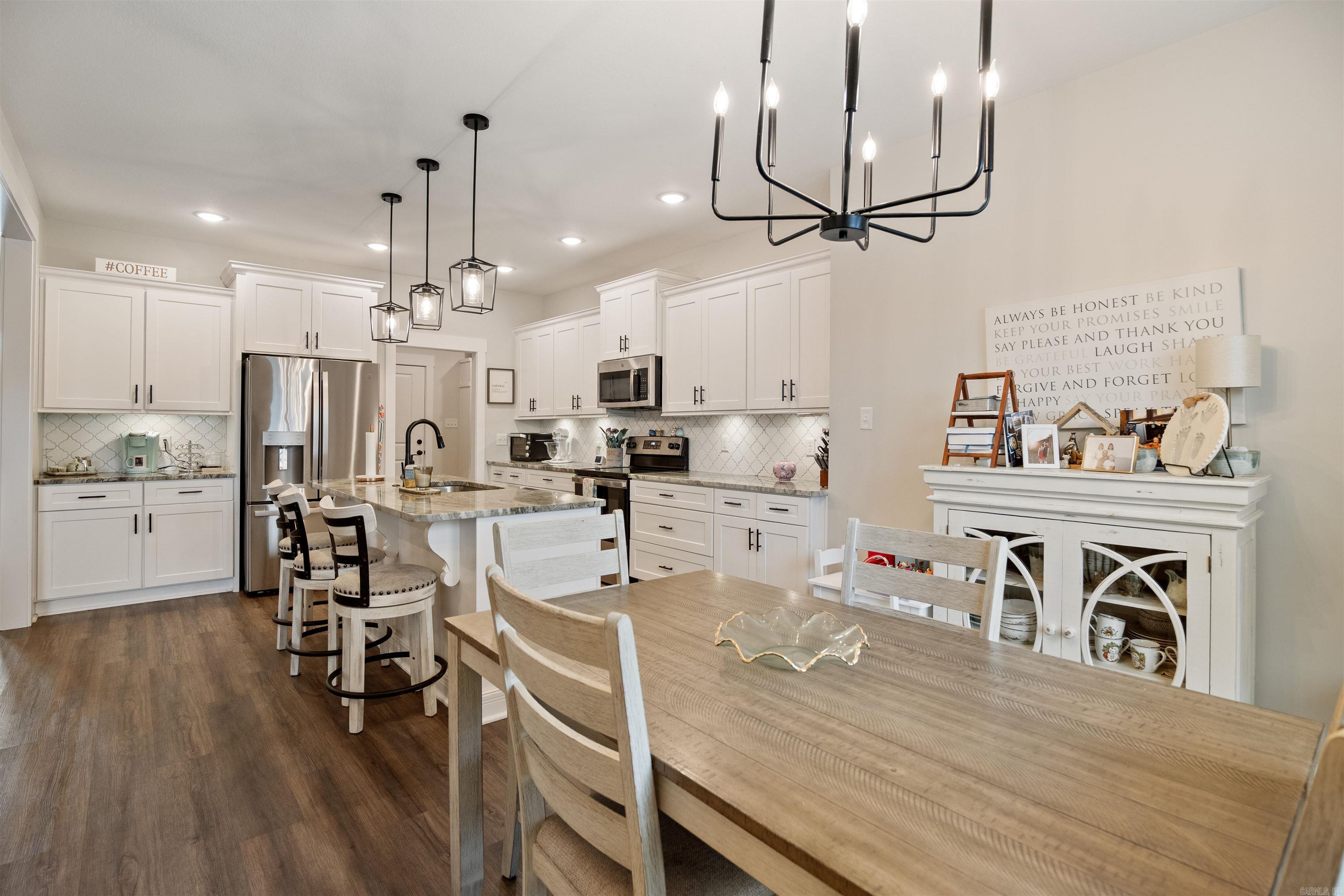 WHISPERING HILLS - Residential