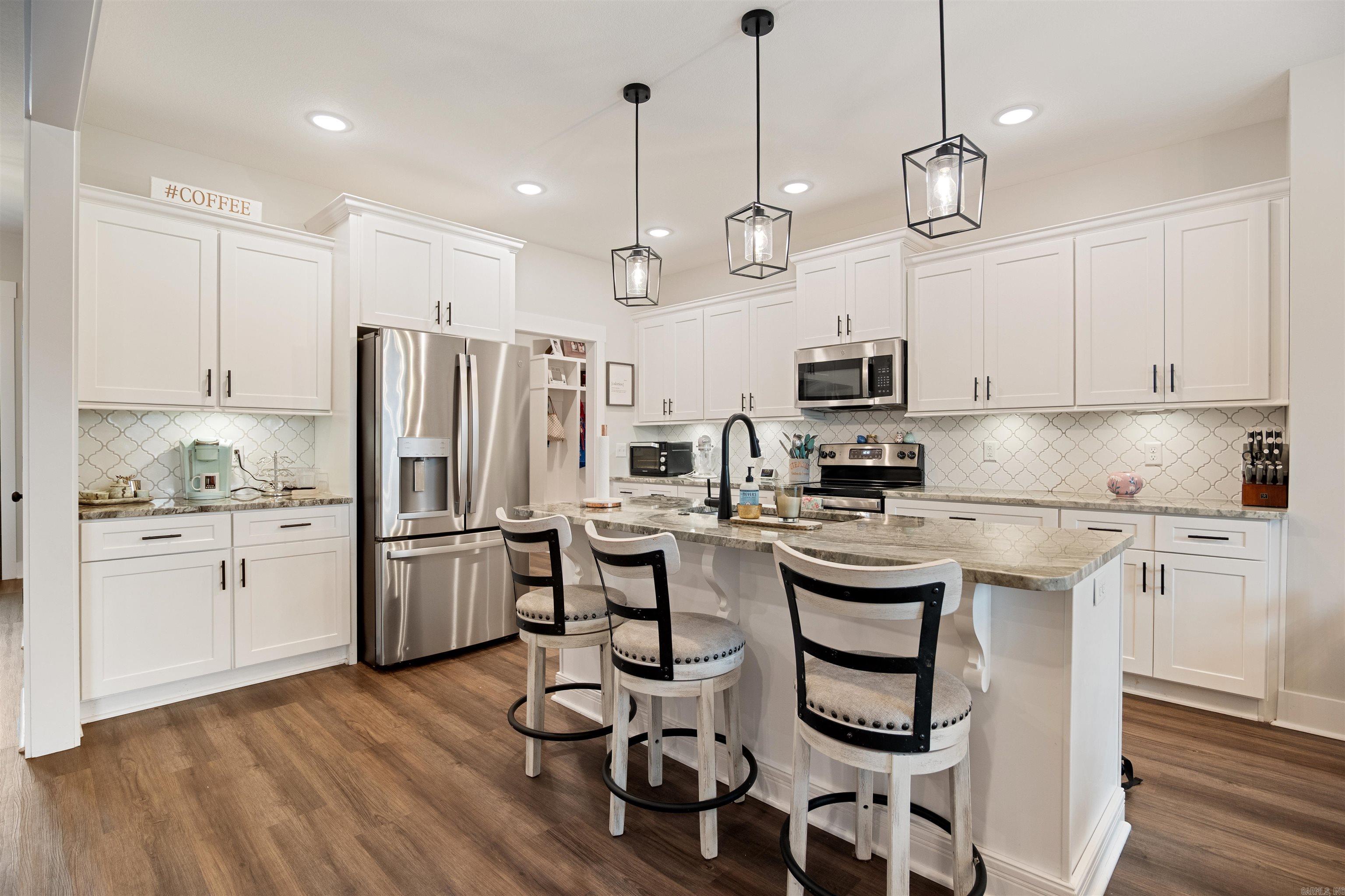 WHISPERING HILLS - Residential